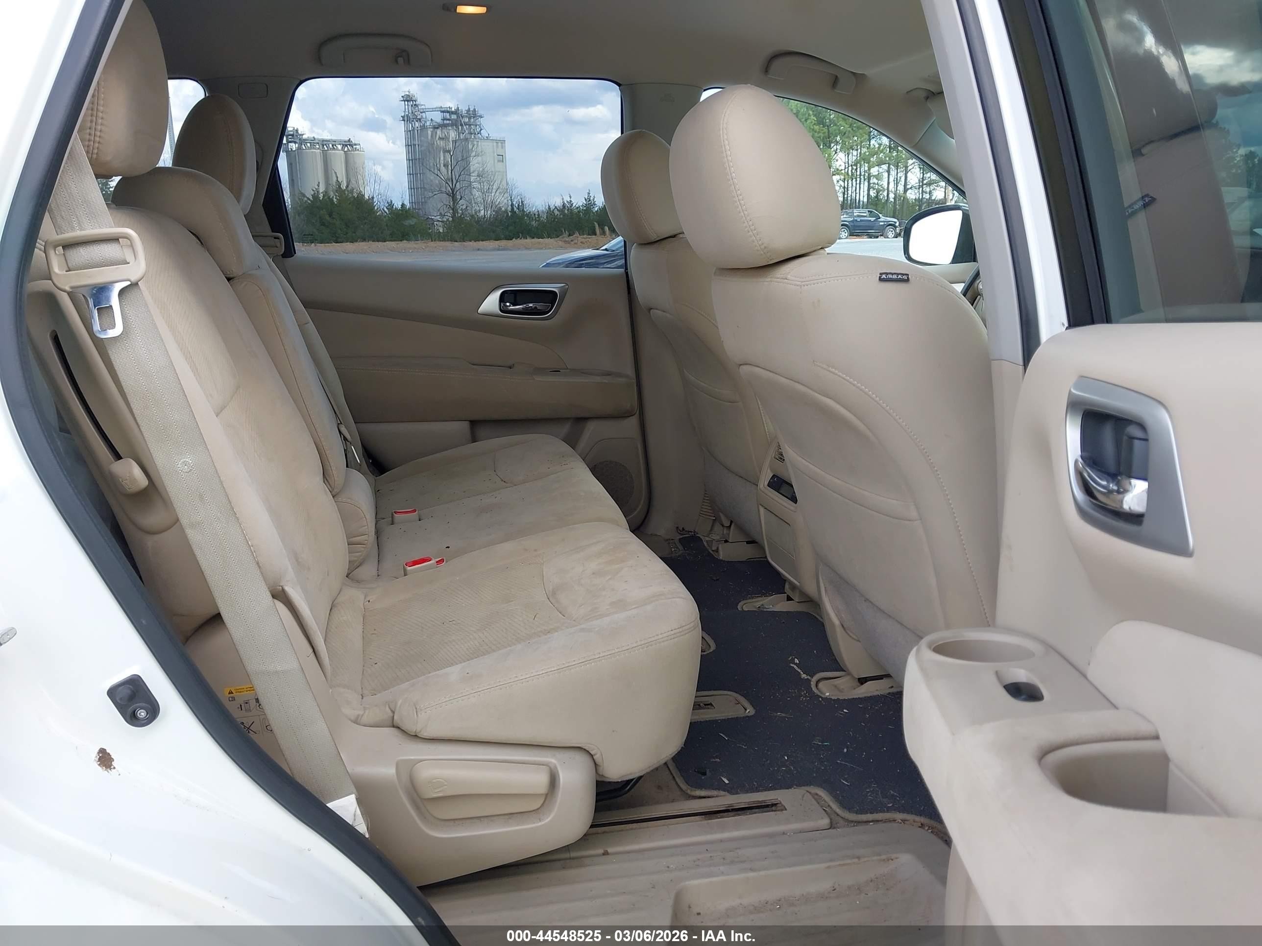 2014 Nissan Pathfinder Sv White vin: 5N1AR2MN5EC722593