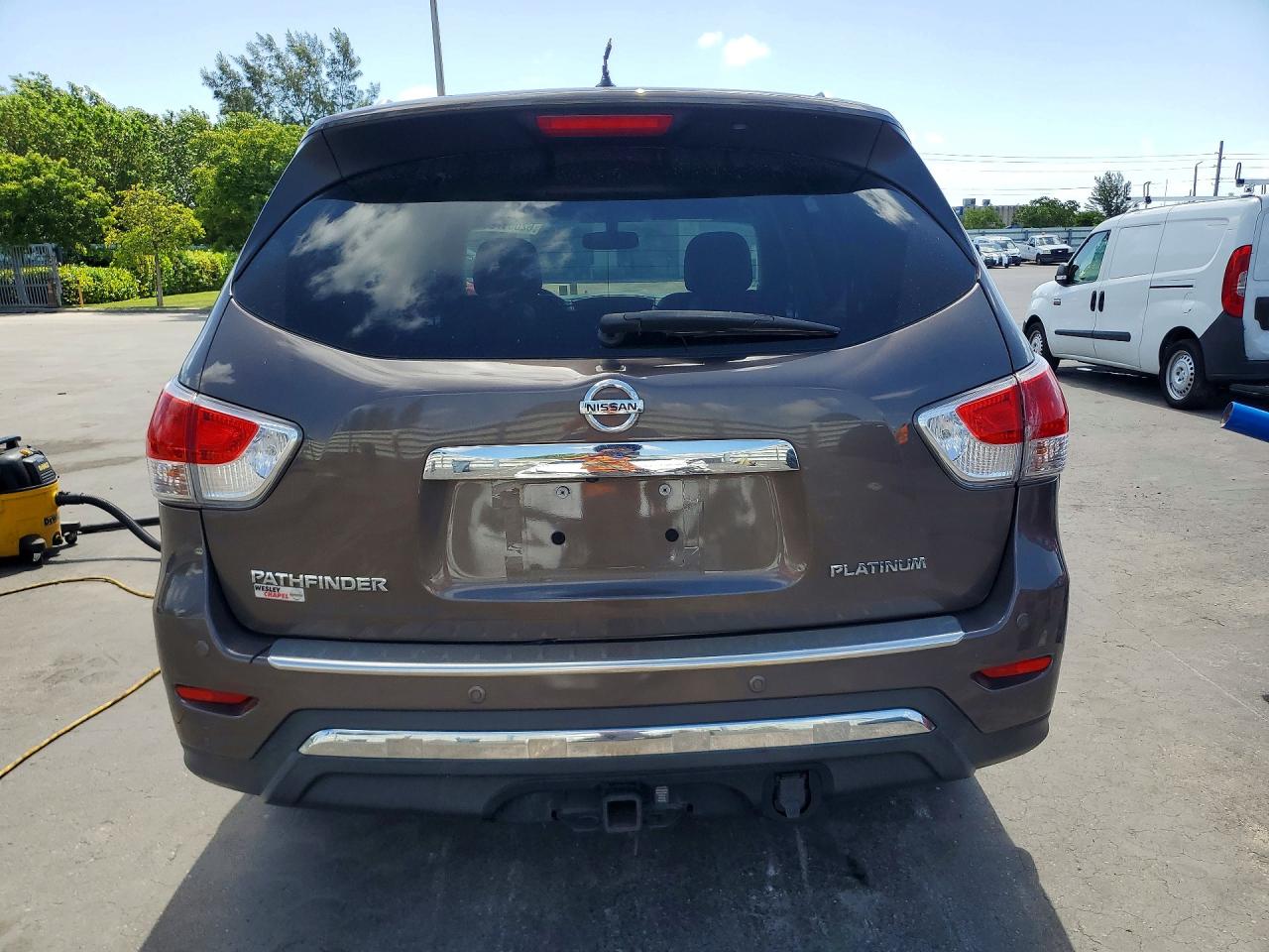2015 Nissan Pathfinder Platinum Brown vin: 5N1AR2MN5FC626643