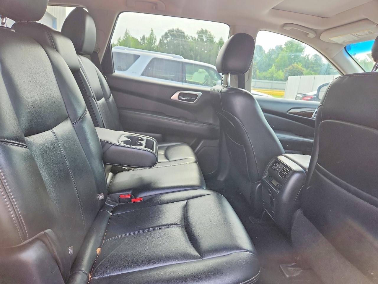 2015 Nissan Pathfinder Sl Черный vin: 5N1AR2MN5FC627114