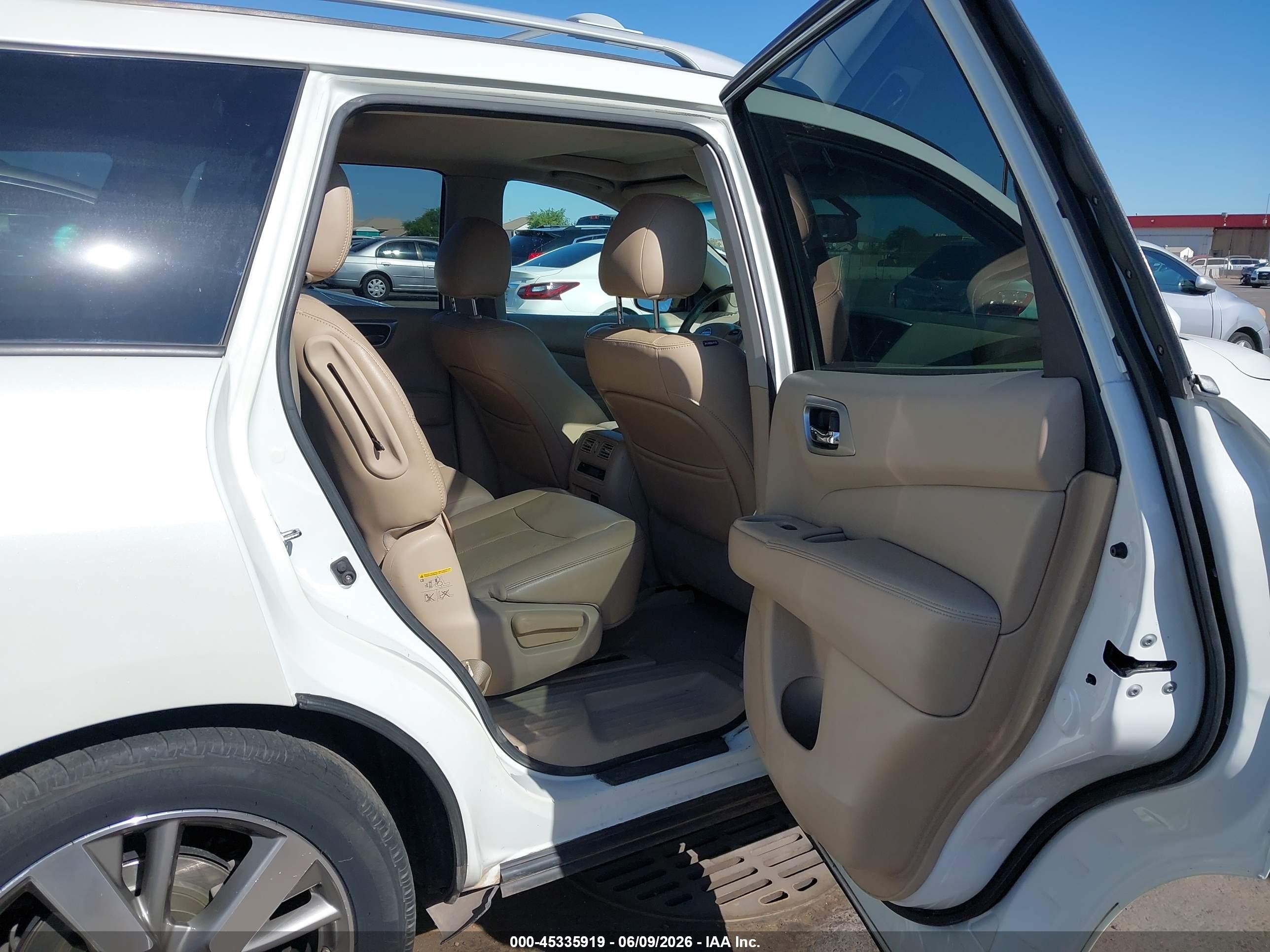 2015 Nissan Pathfinder Platinum White vin: 5N1AR2MN5FC633026