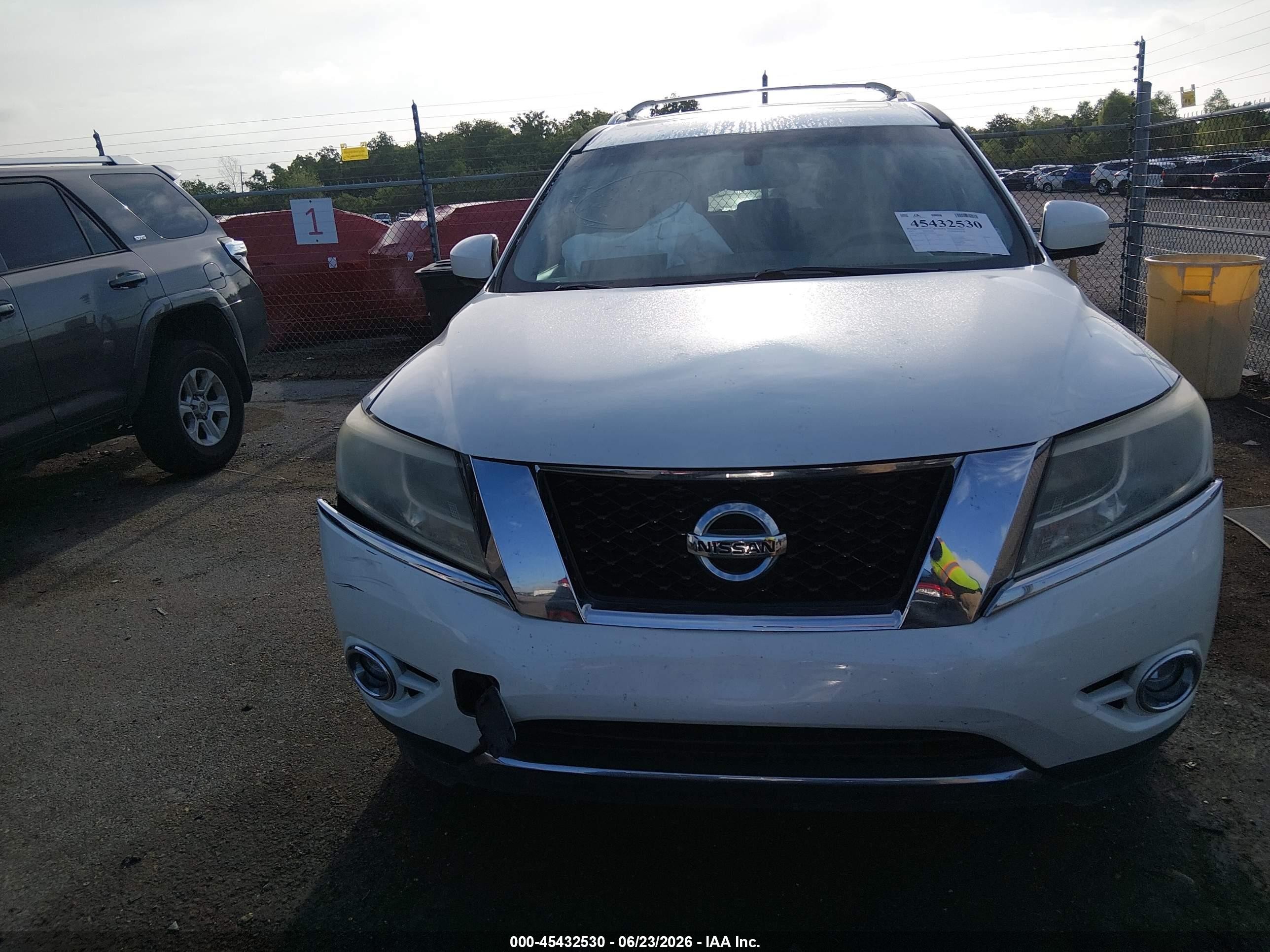 2015 Nissan Pathfinder Platinum Белый vin: 5N1AR2MN5FC656189