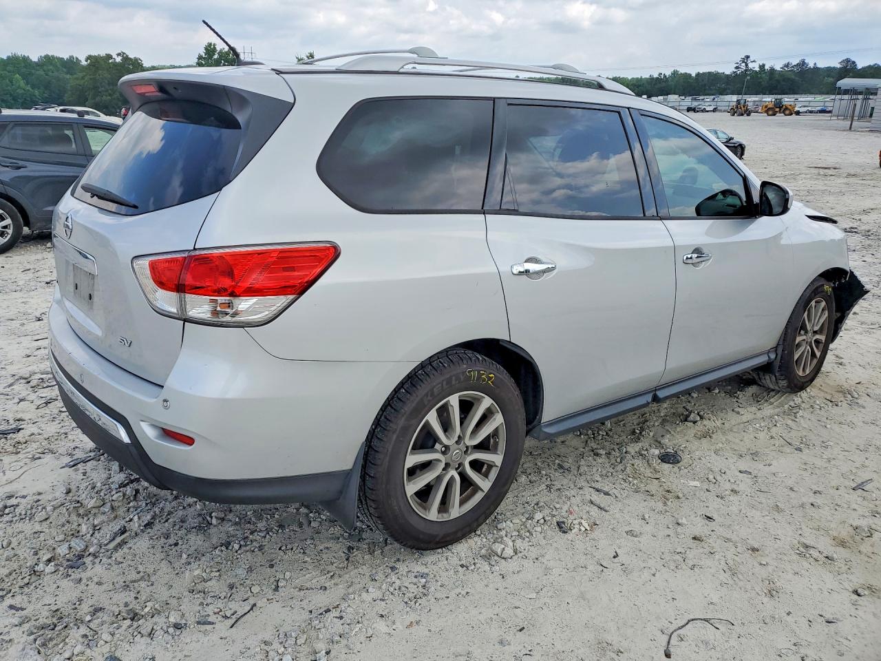 2015 Nissan Pathfinder Sv Silver vin: 5N1AR2MN5FC666074