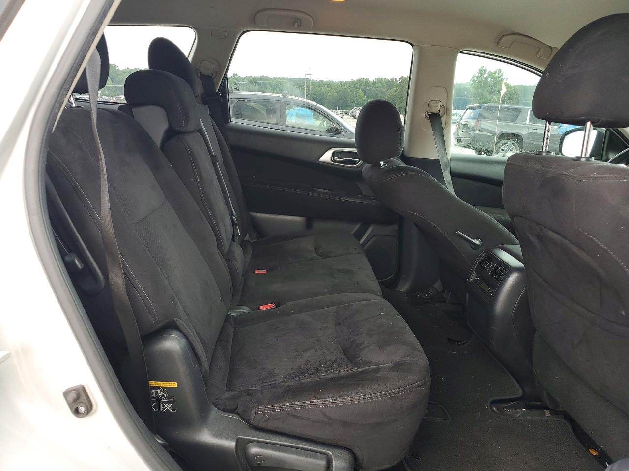 2015 Nissan Pathfinder Sv Silver vin: 5N1AR2MN5FC666074