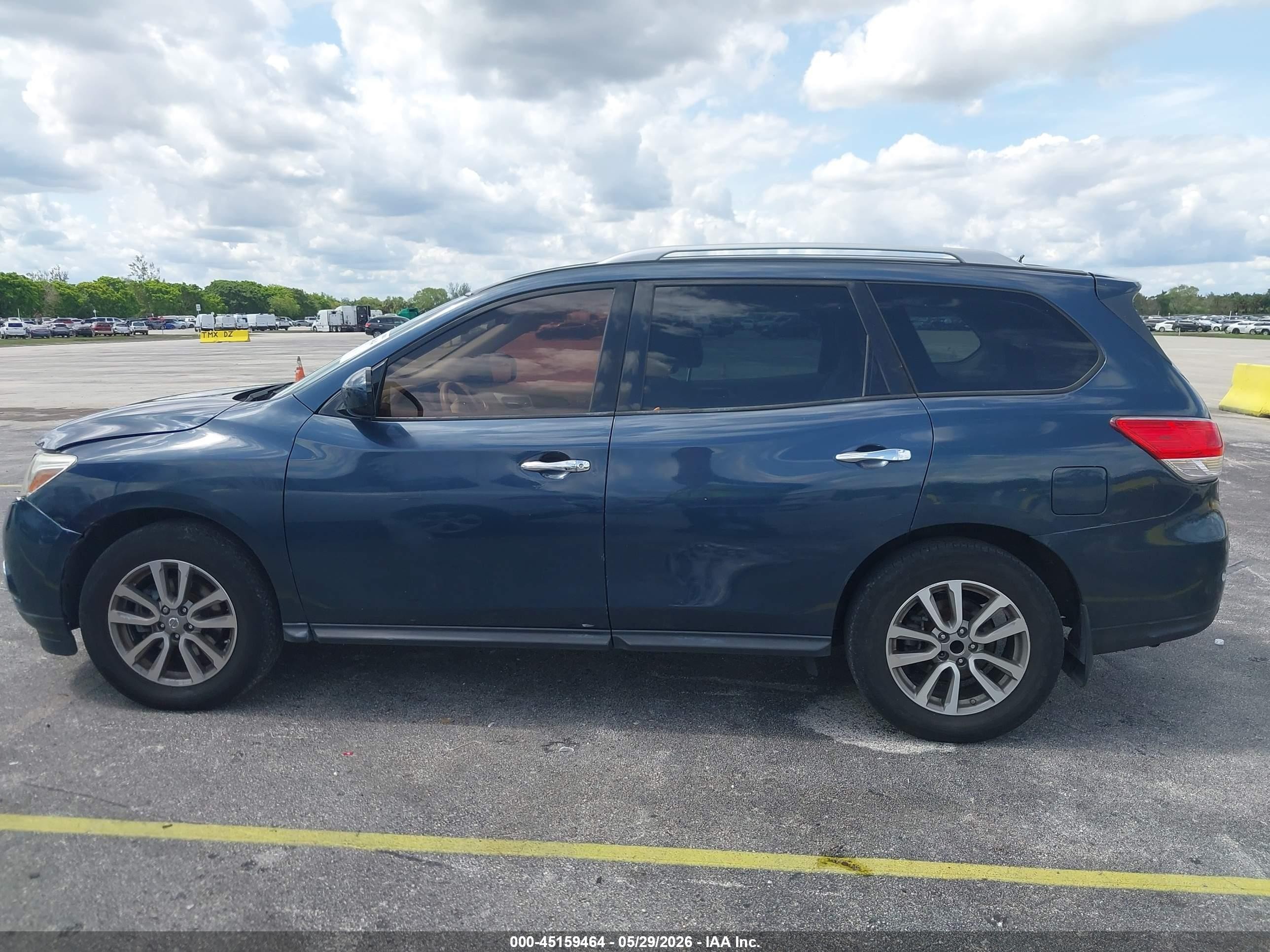 2015 Nissan Pathfinder Sv Blue vin: 5N1AR2MN5FC666592
