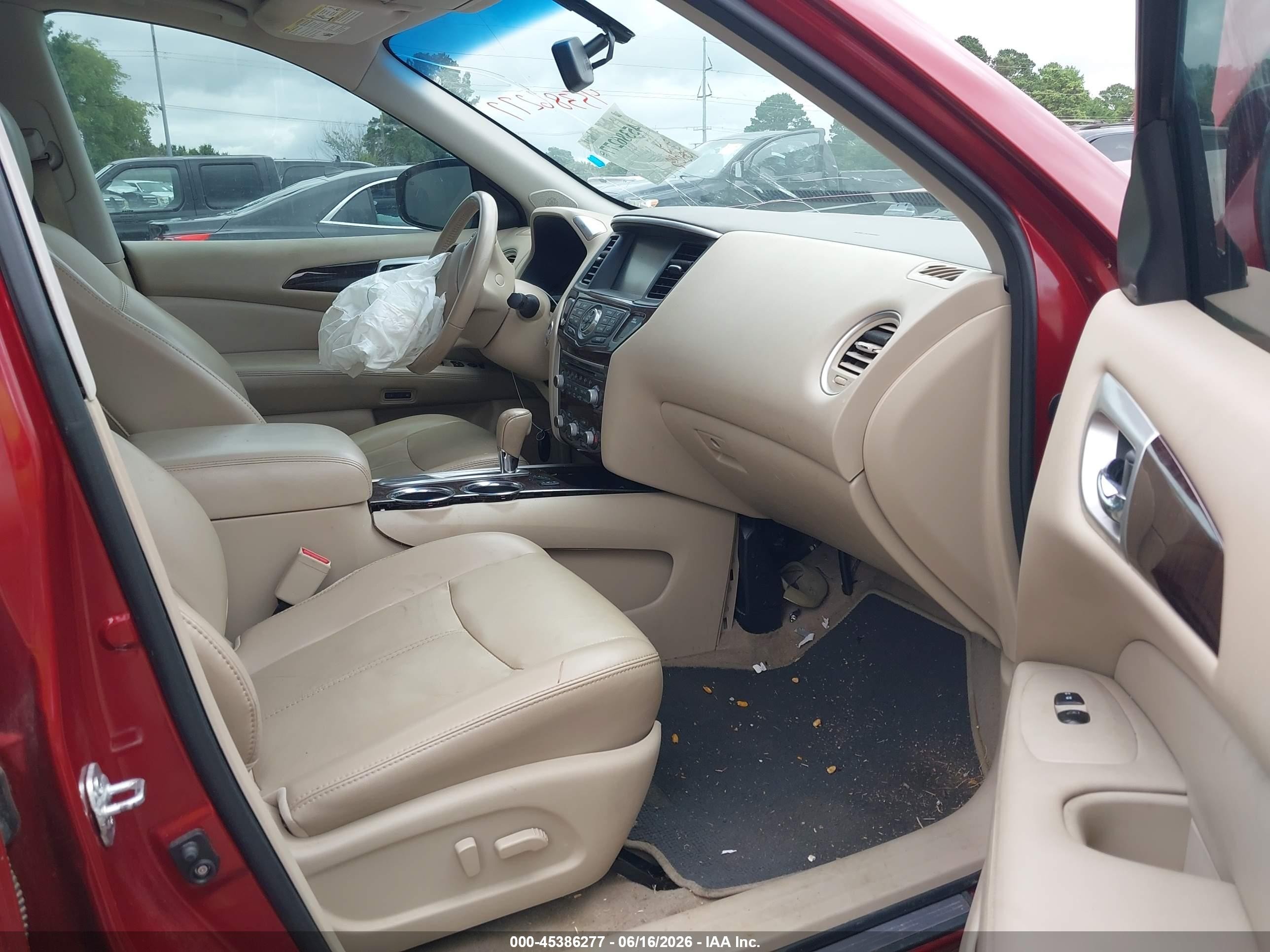 2015 Nissan Pathfinder Sl Красный vin: 5N1AR2MN5FC684641