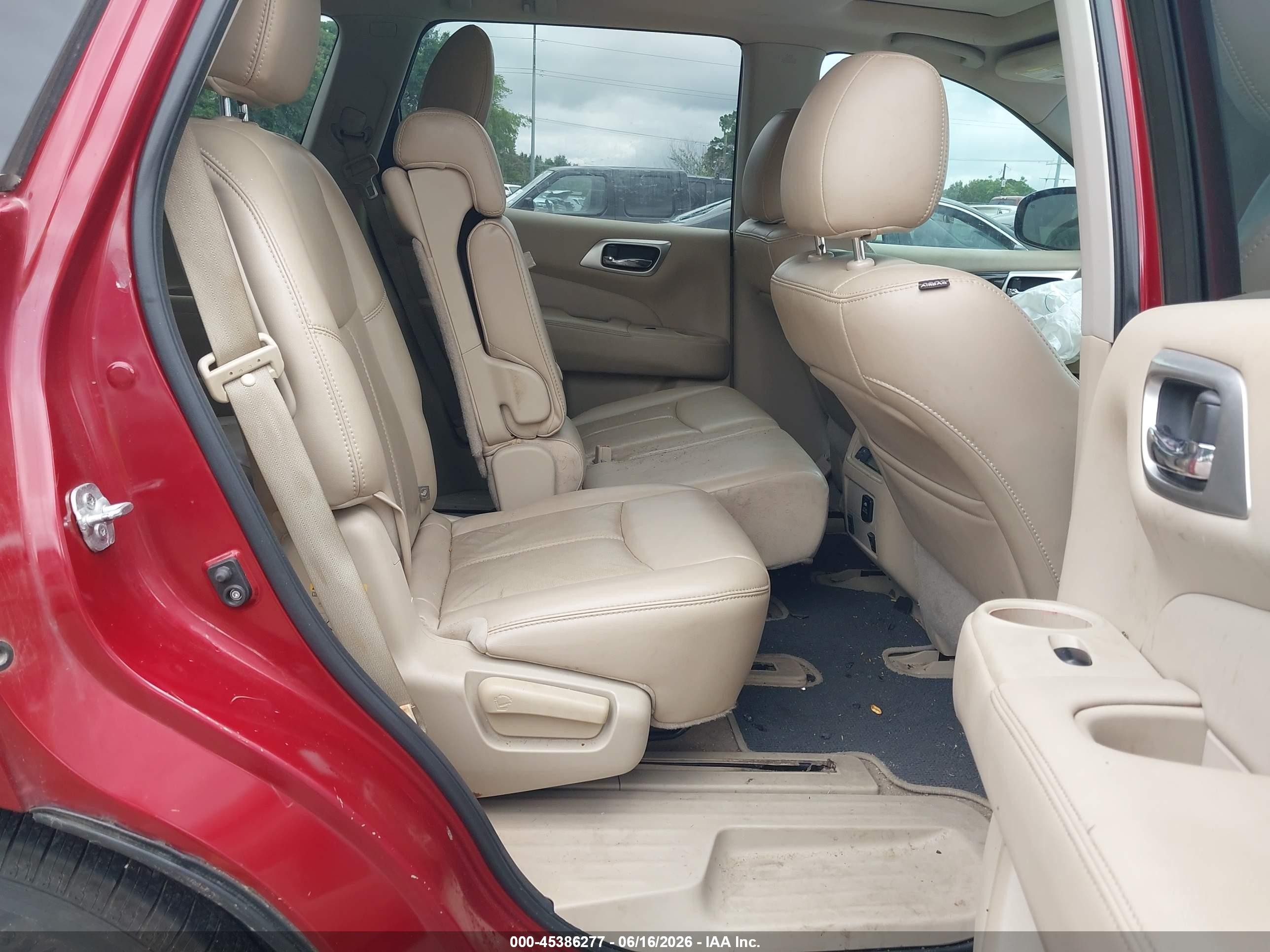2015 Nissan Pathfinder Sl Красный vin: 5N1AR2MN5FC684641