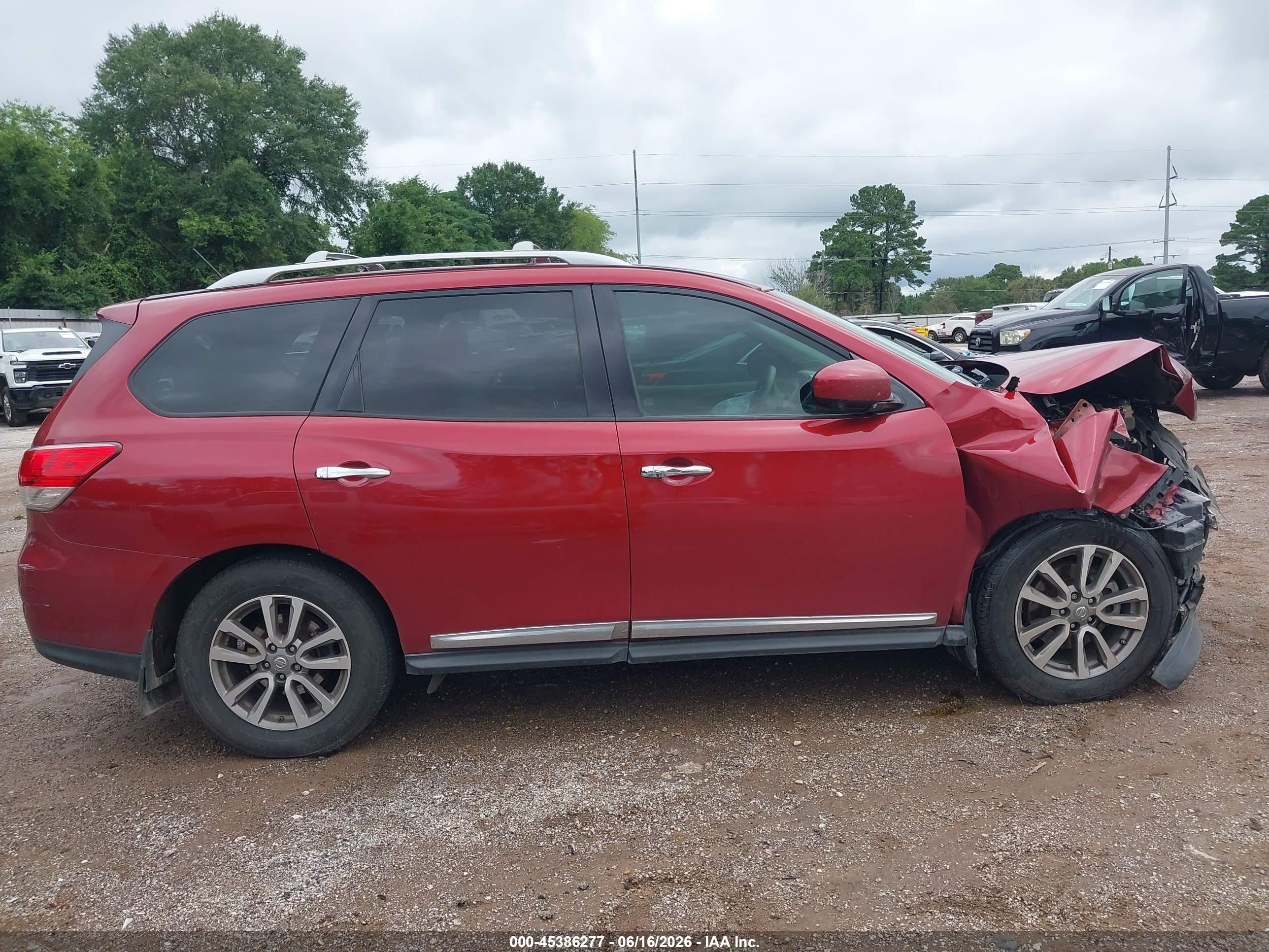 2015 Nissan Pathfinder Sl Красный vin: 5N1AR2MN5FC684641
