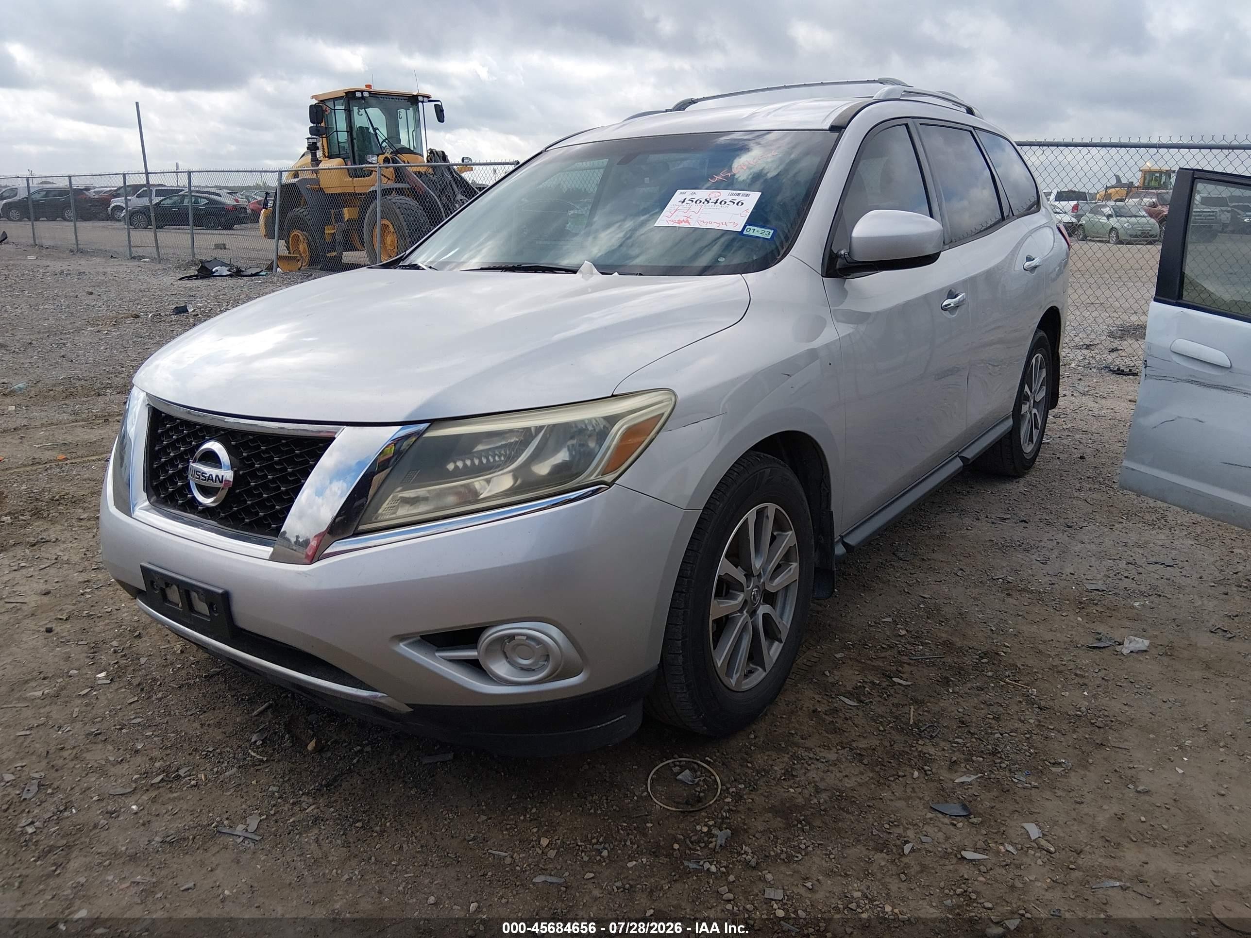 2015 Nissan Pathfinder S Silver vin: 5N1AR2MN5FC691959