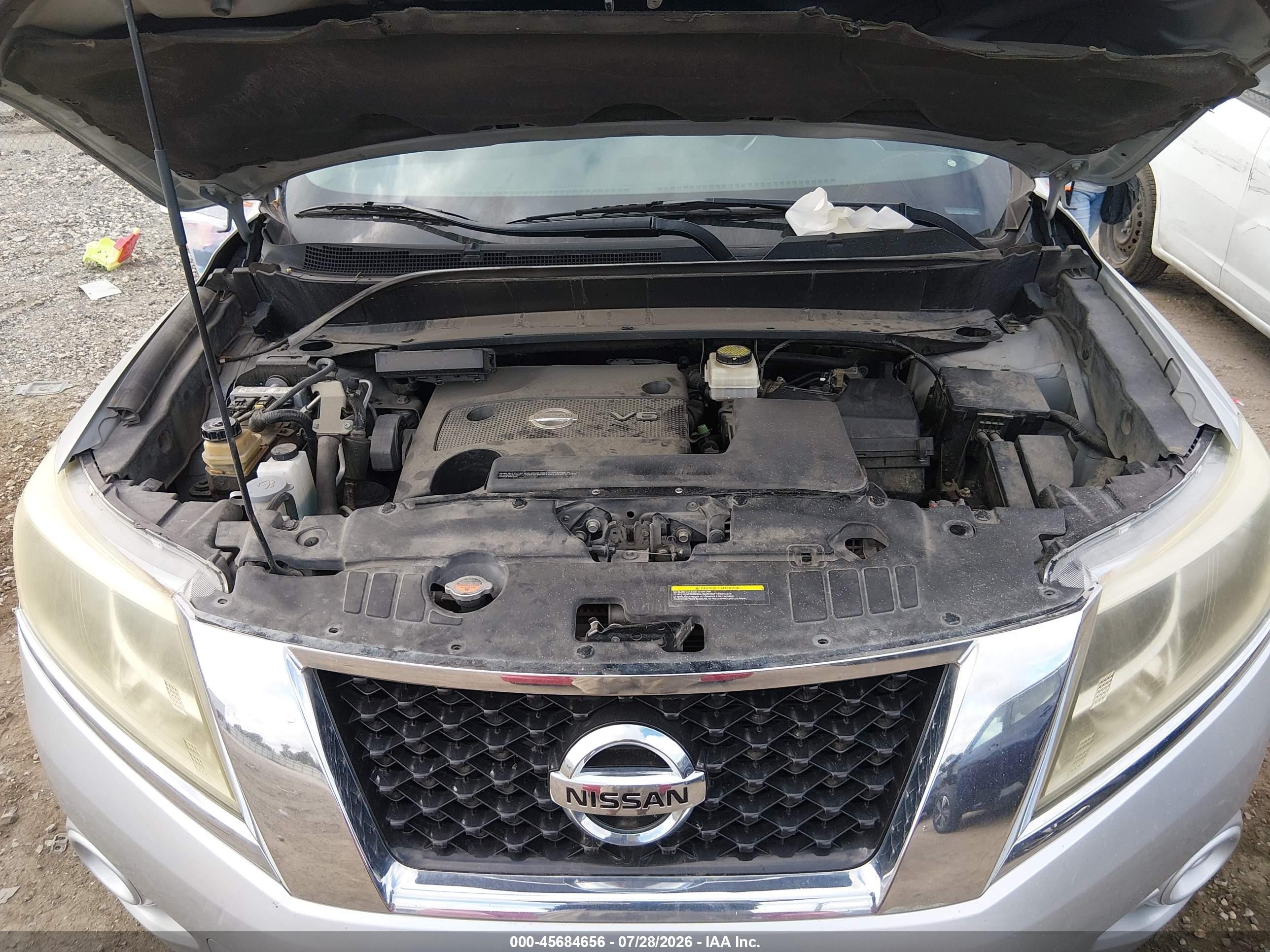 2015 Nissan Pathfinder S Silver vin: 5N1AR2MN5FC691959