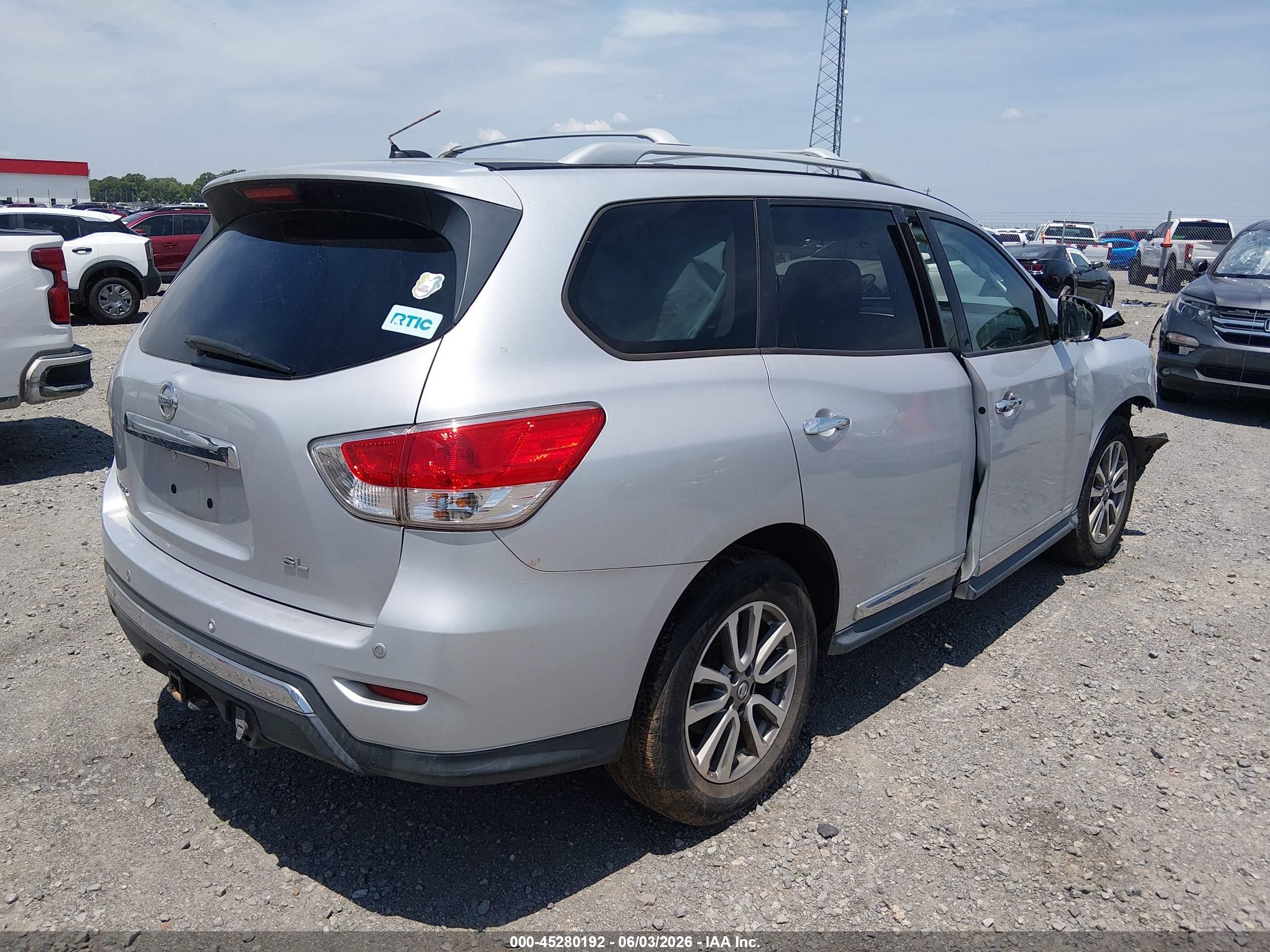 2013 Nissan Pathfinder Sl Silver vin: 5N1AR2MN6DC602459