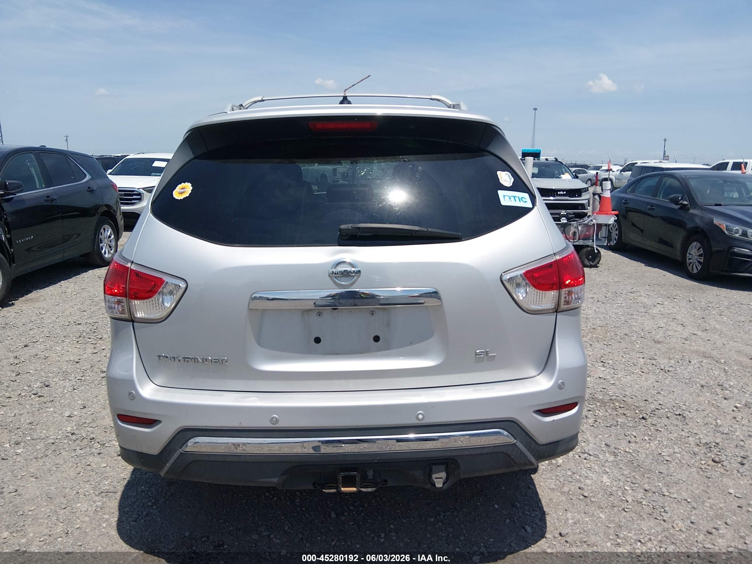 2013 Nissan Pathfinder Sl Silver vin: 5N1AR2MN6DC602459