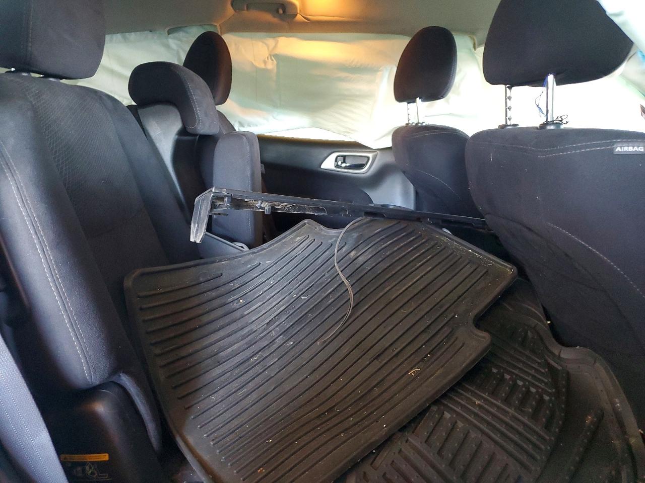 2013 Nissan Pathfinder S Silver vin: 5N1AR2MN6DC641763