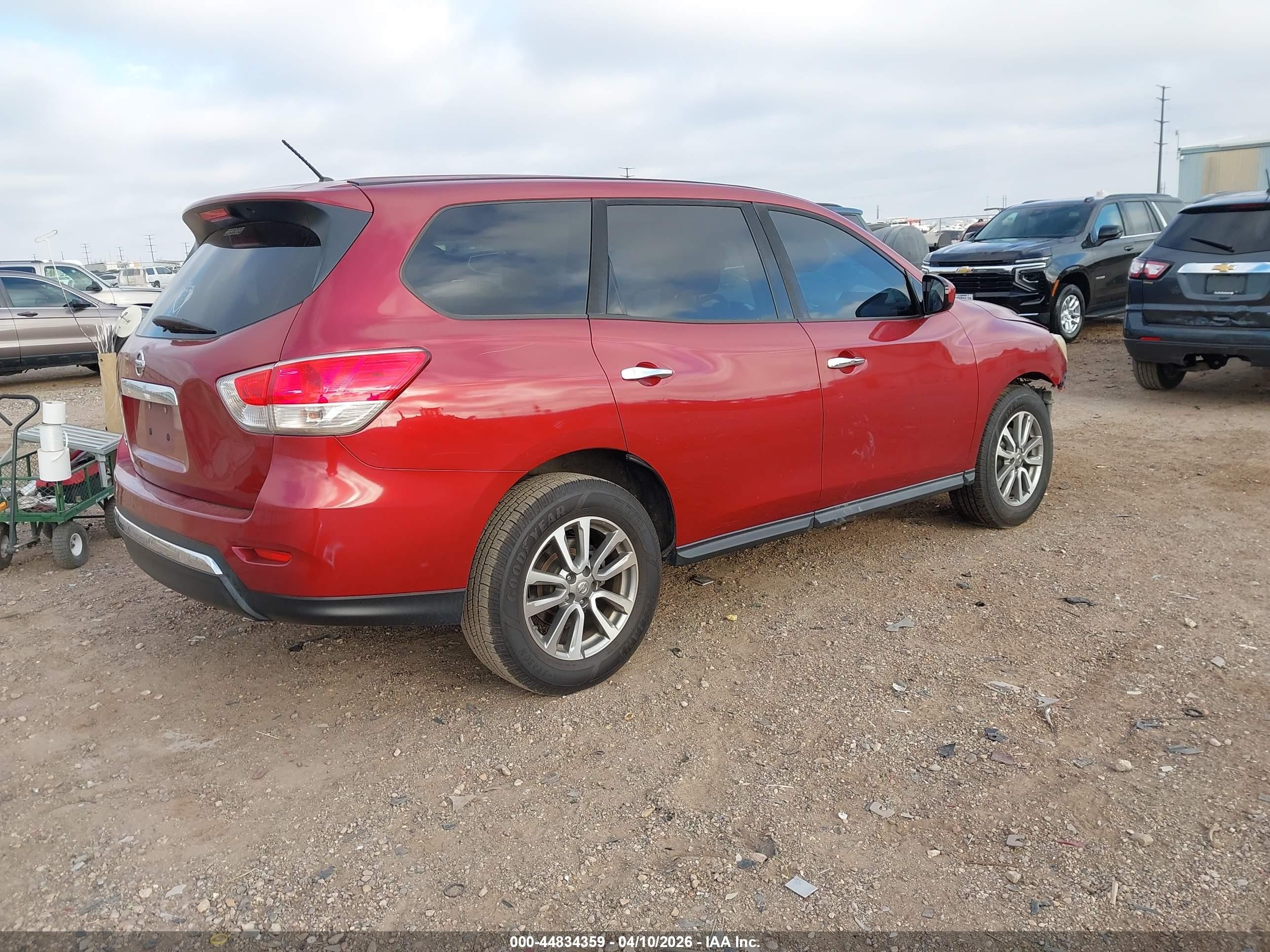 2013 Nissan Pathfinder S Red vin: 5N1AR2MN6DC643366