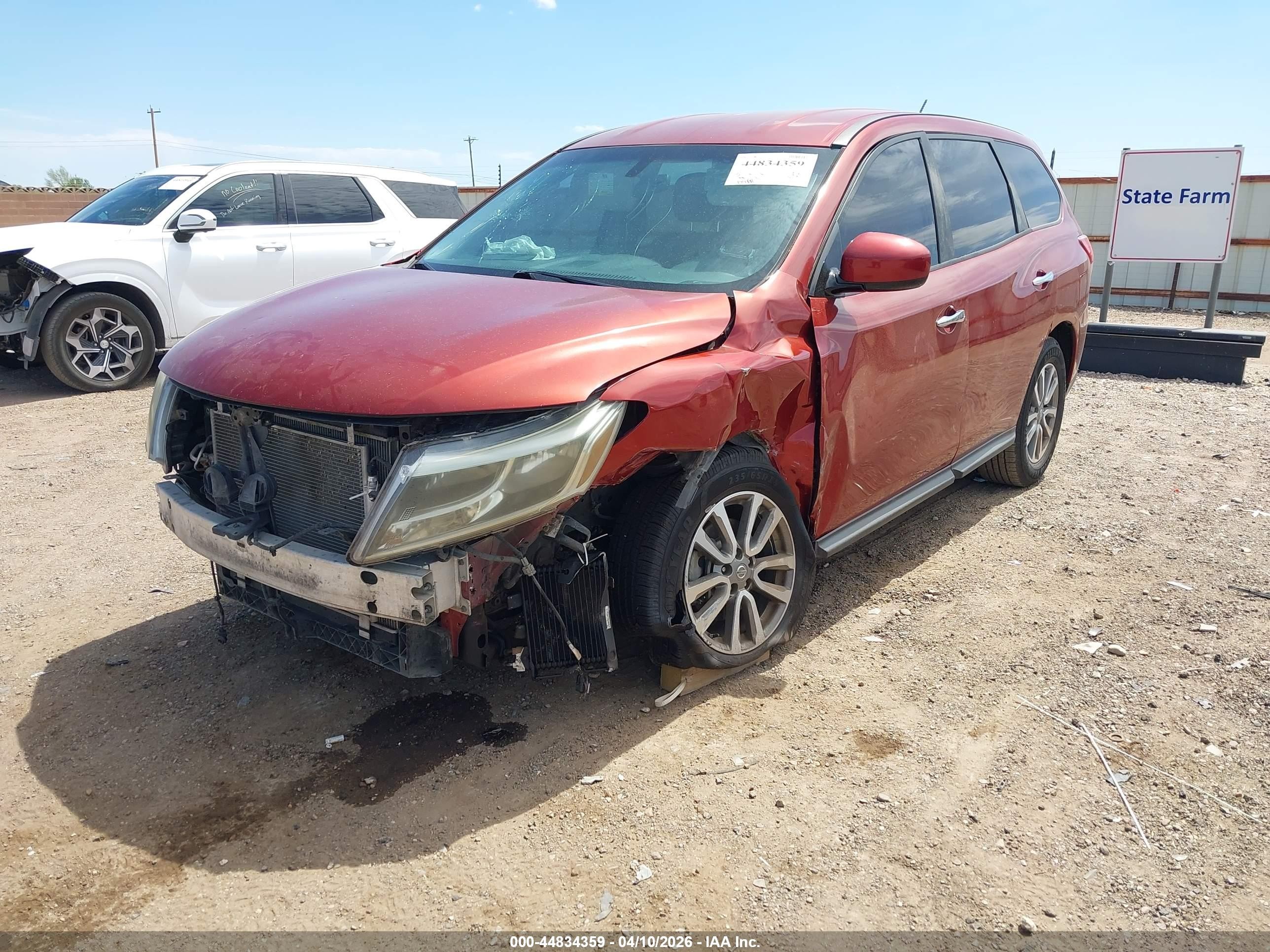 2013 Nissan Pathfinder S Red vin: 5N1AR2MN6DC643366