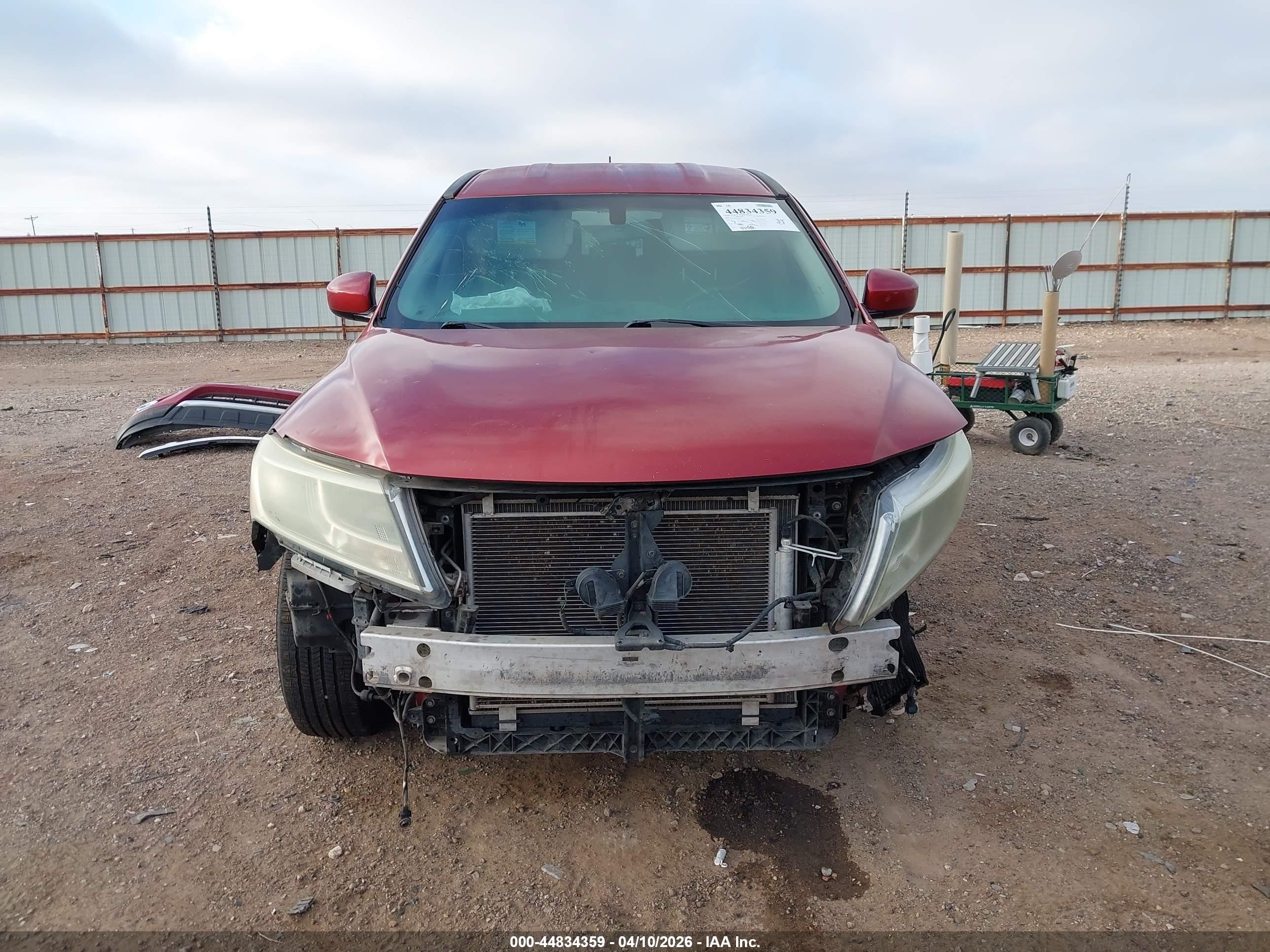 2013 Nissan Pathfinder S Red vin: 5N1AR2MN6DC643366