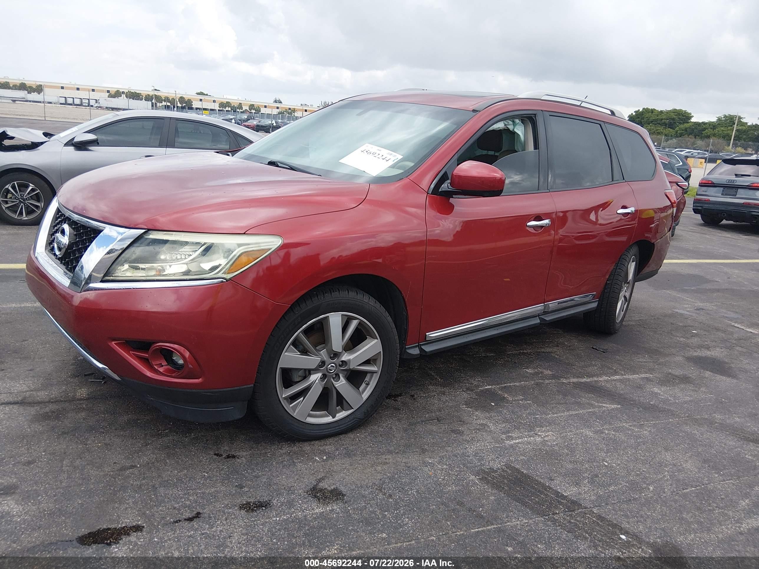2013 Nissan Pathfinder Platinum Red vin: 5N1AR2MN6DC663830