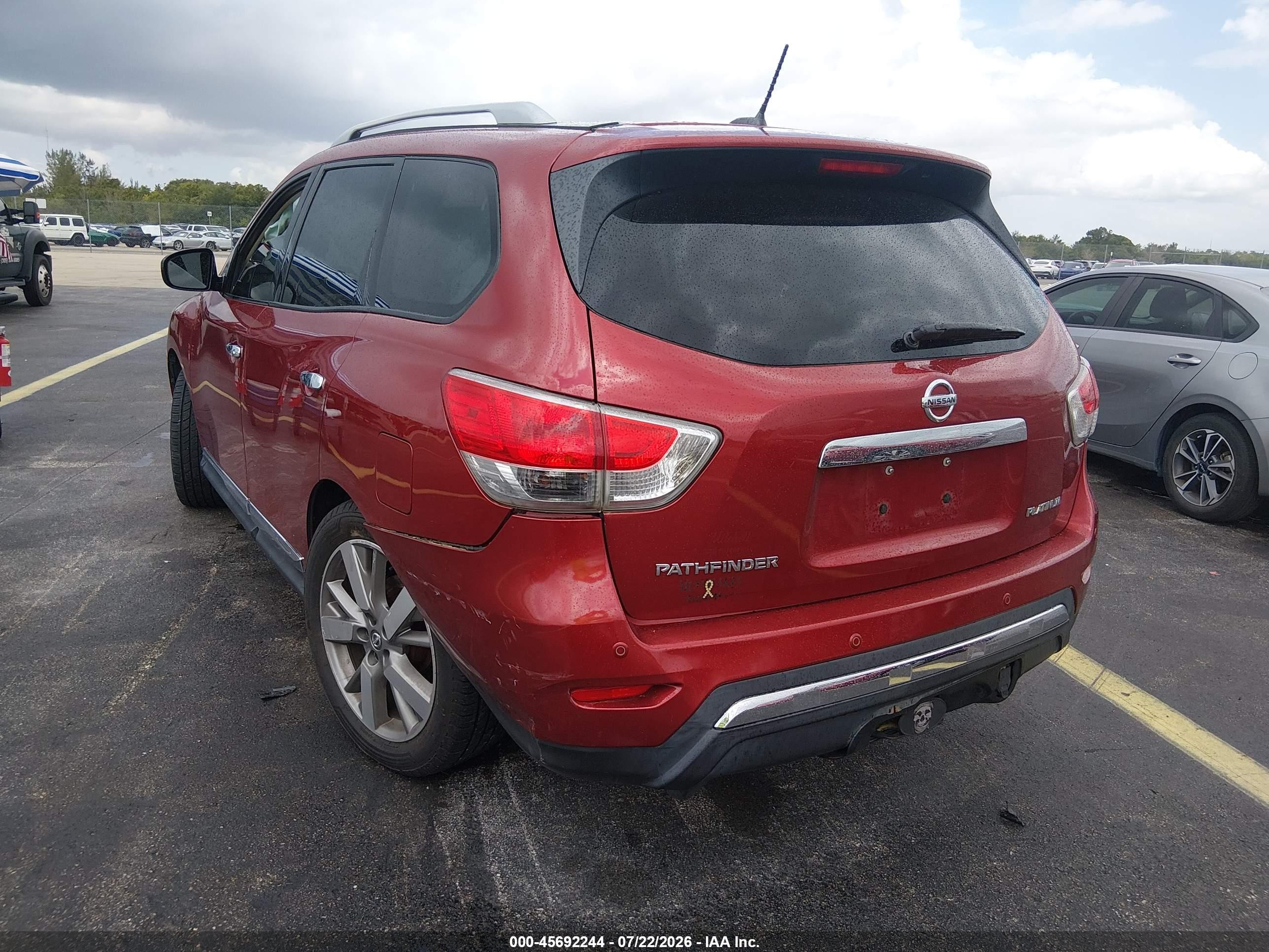 2013 Nissan Pathfinder Platinum Red vin: 5N1AR2MN6DC663830