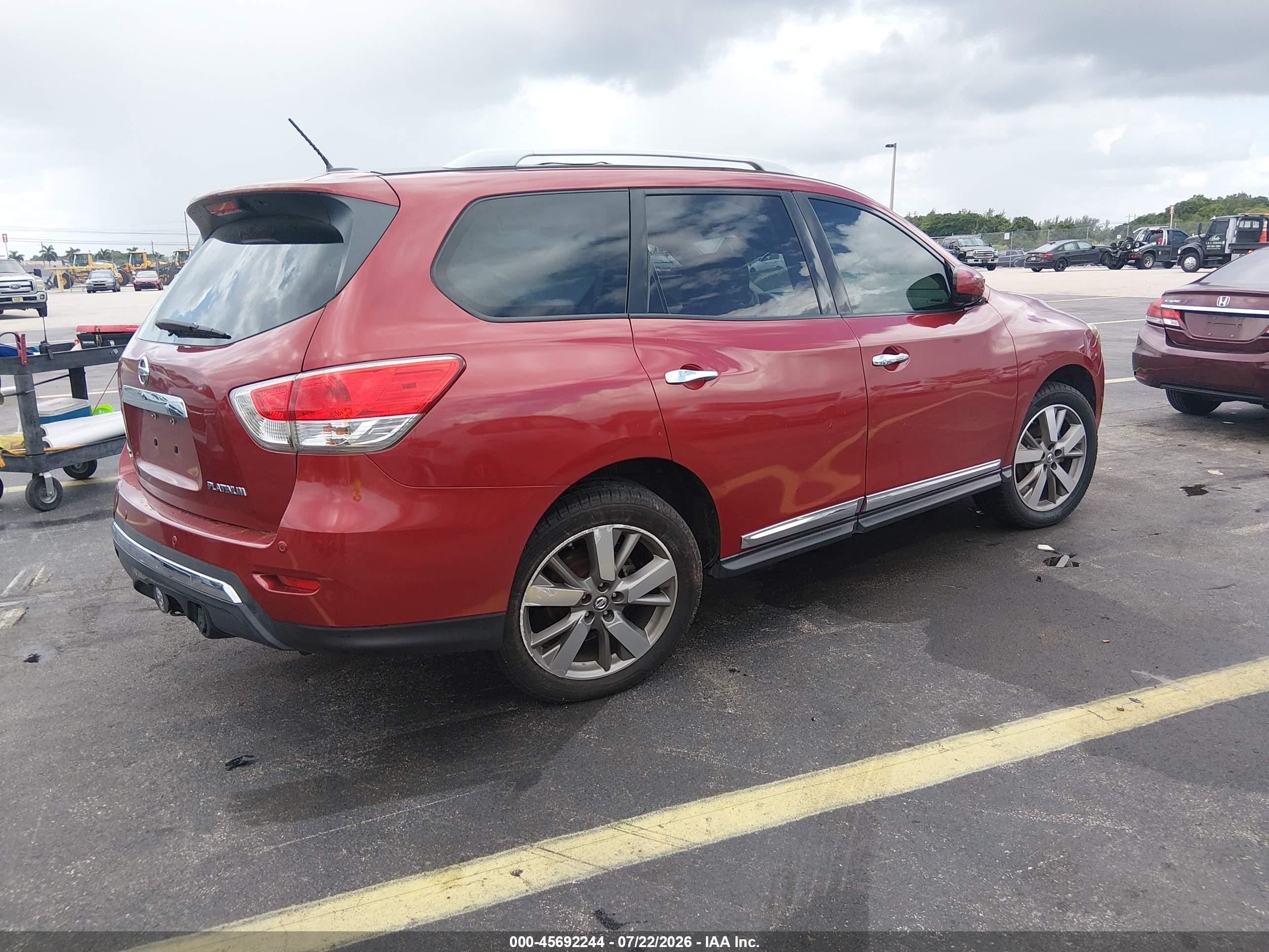 2013 Nissan Pathfinder Platinum Red vin: 5N1AR2MN6DC663830