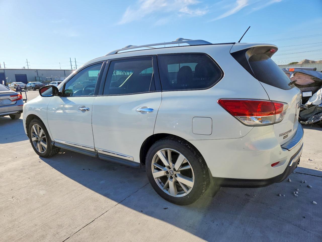 2013 Nissan Pathfinder S White vin: 5N1AR2MN6DC680904