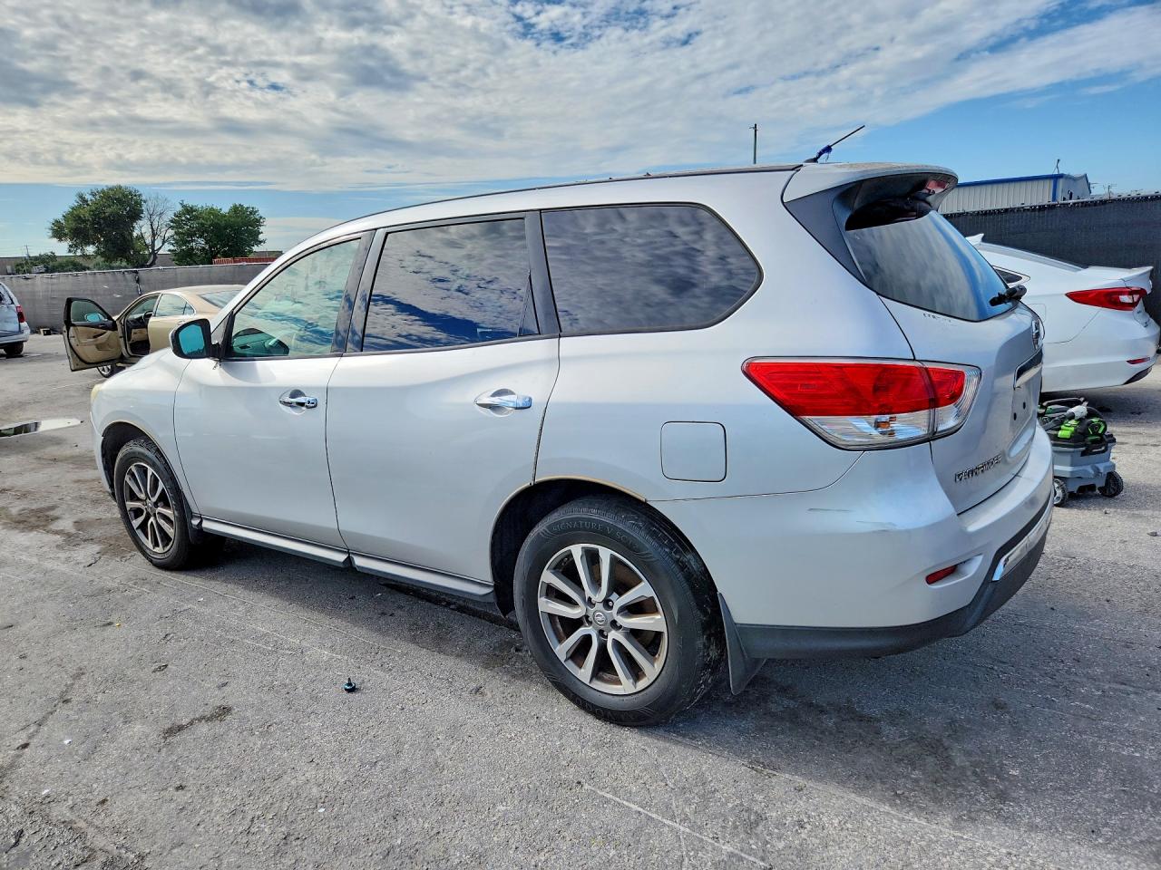 2013 Nissan Pathfinder S Gray vin: 5N1AR2MN6DC689764