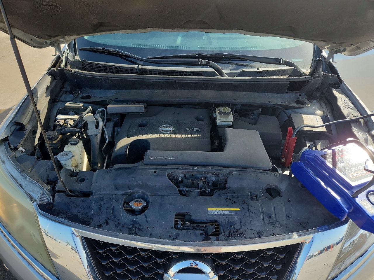 2014 Nissan Pathfinder Sl Silver vin: 5N1AR2MN6EC637987