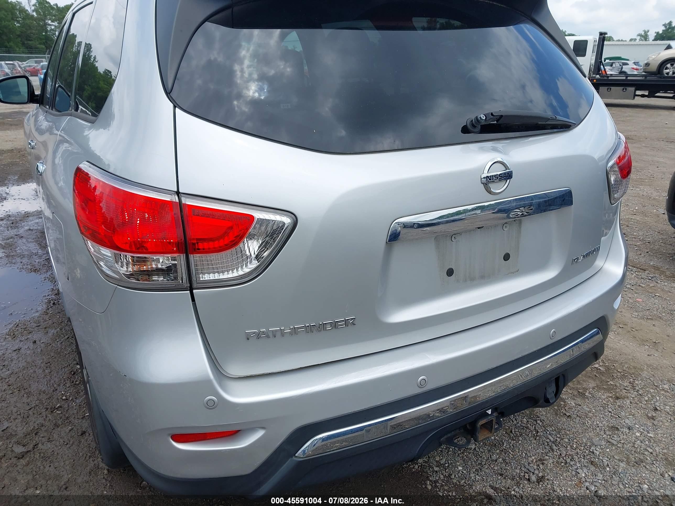 2014 Nissan Pathfinder Platinum Silver vin: 5N1AR2MN6EC641537