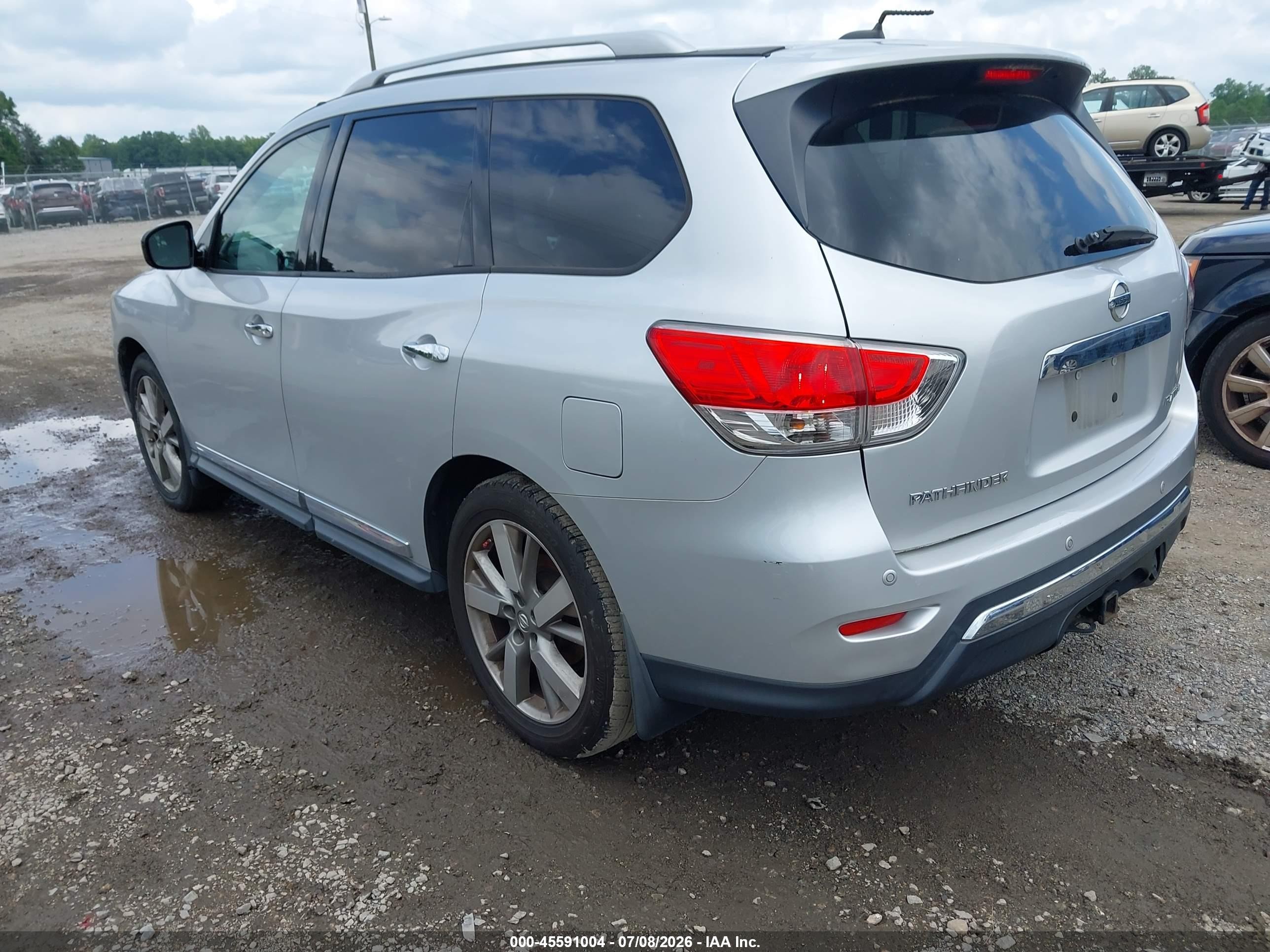 2014 Nissan Pathfinder Platinum Silver vin: 5N1AR2MN6EC641537