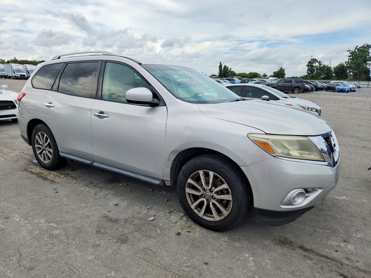 2014 Nissan Pathfinder Sv Silver vin: 5N1AR2MN6EC667541
