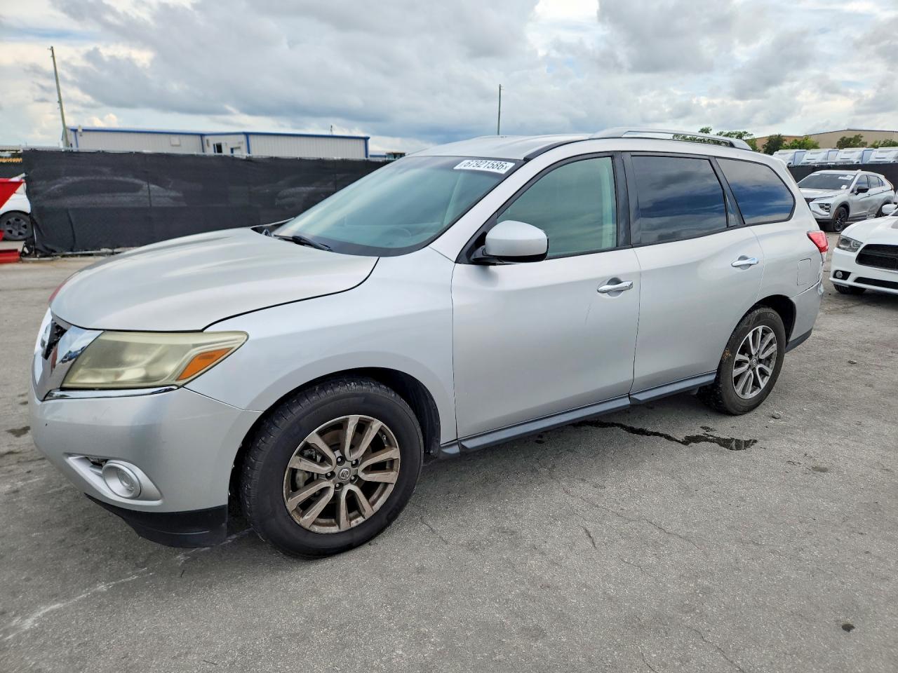 2014 Nissan Pathfinder Sv Silver vin: 5N1AR2MN6EC667541