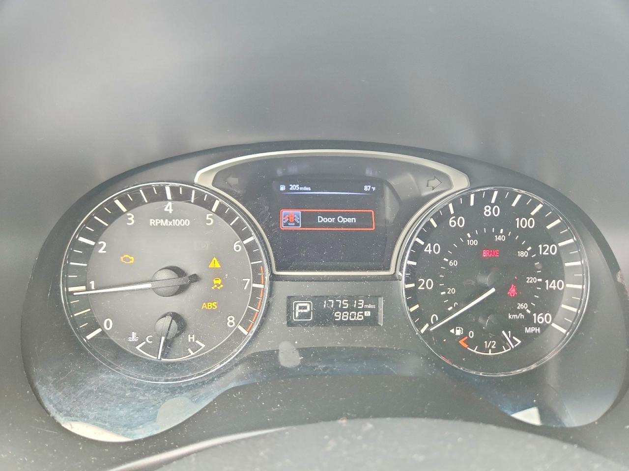 2014 Nissan Pathfinder Sv Silver vin: 5N1AR2MN6EC667541