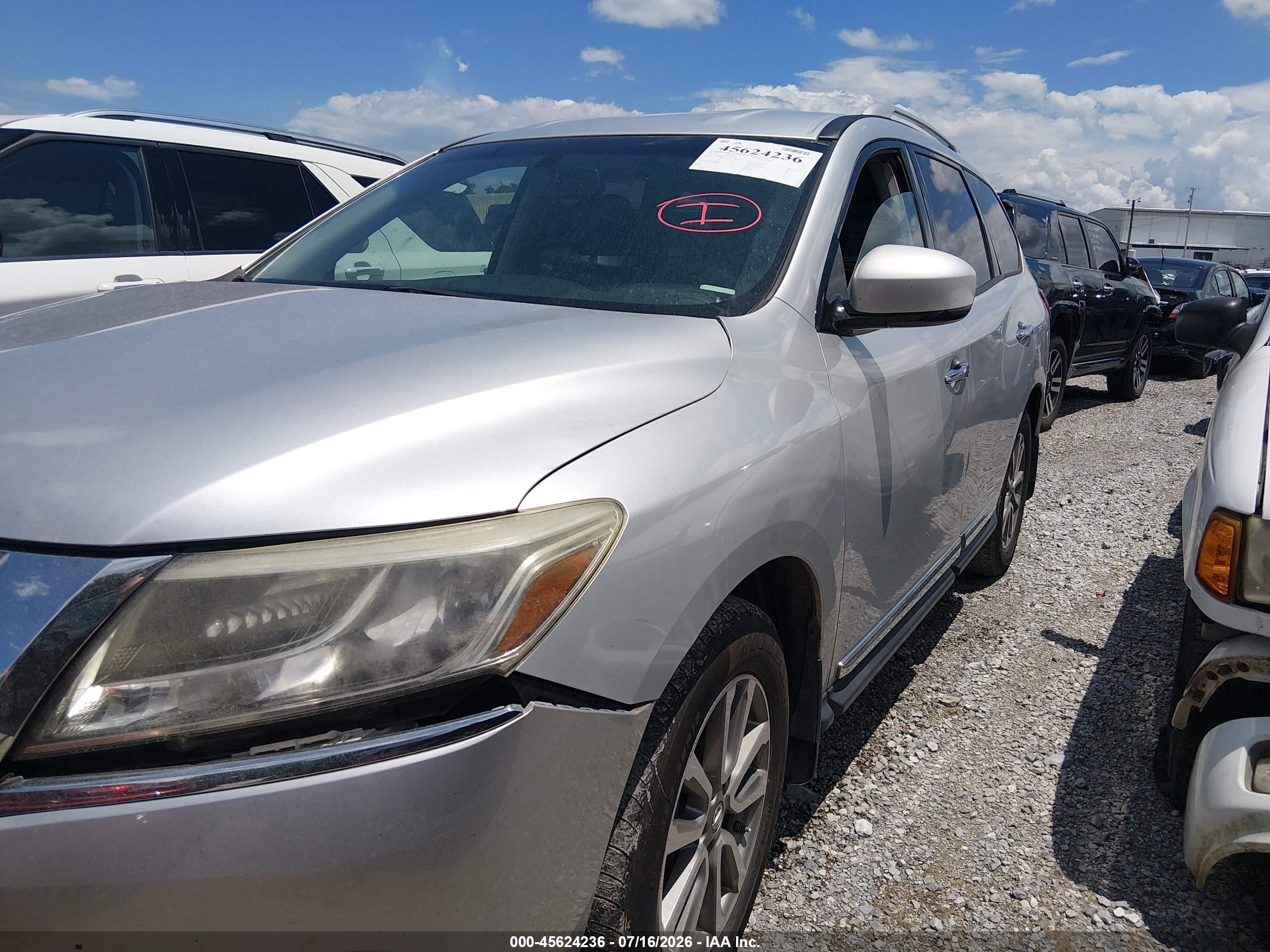 2014 Nissan Pathfinder Sl Серебряный vin: 5N1AR2MN6EC673128