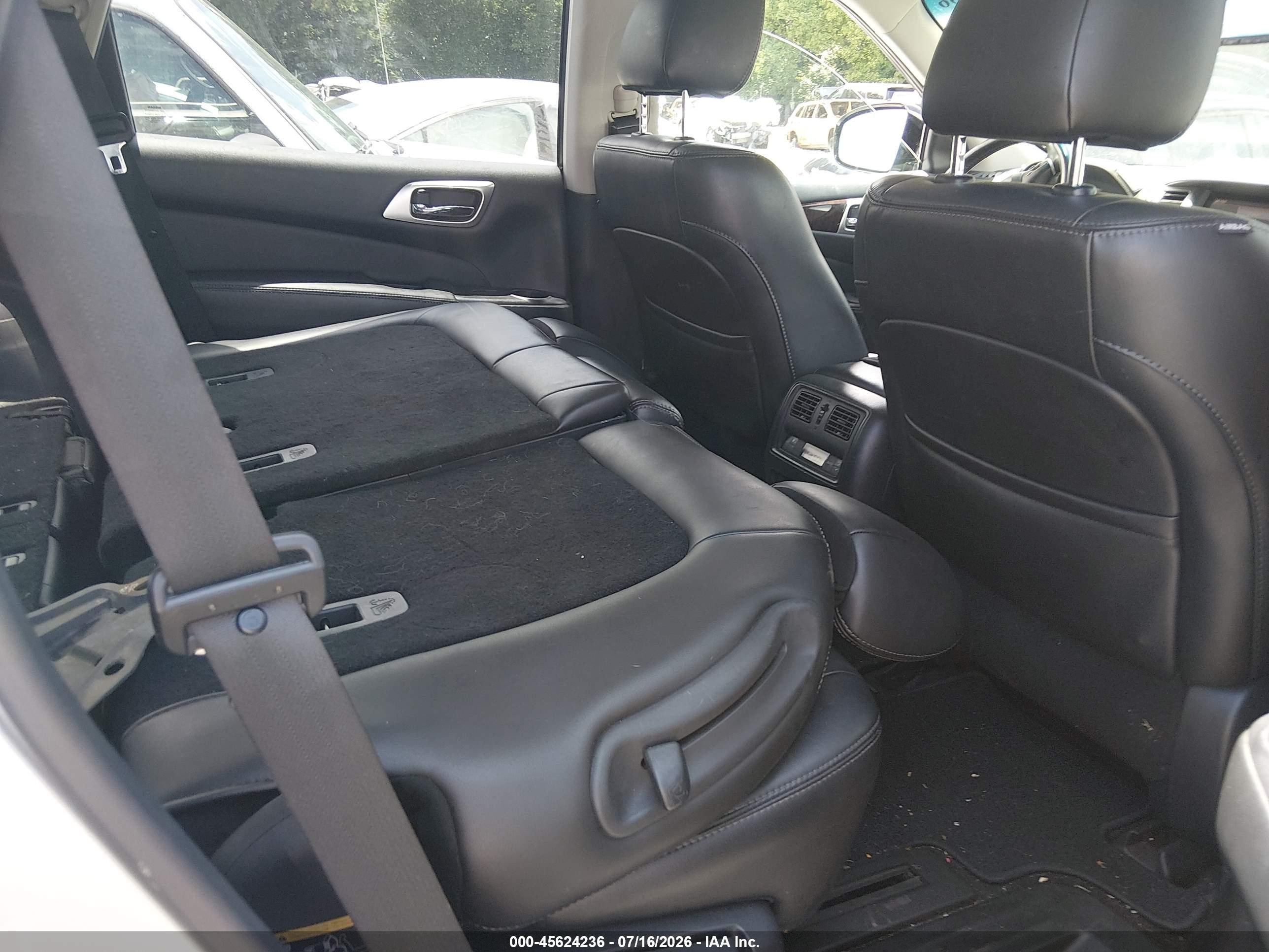 2014 Nissan Pathfinder Sl Серебряный vin: 5N1AR2MN6EC673128