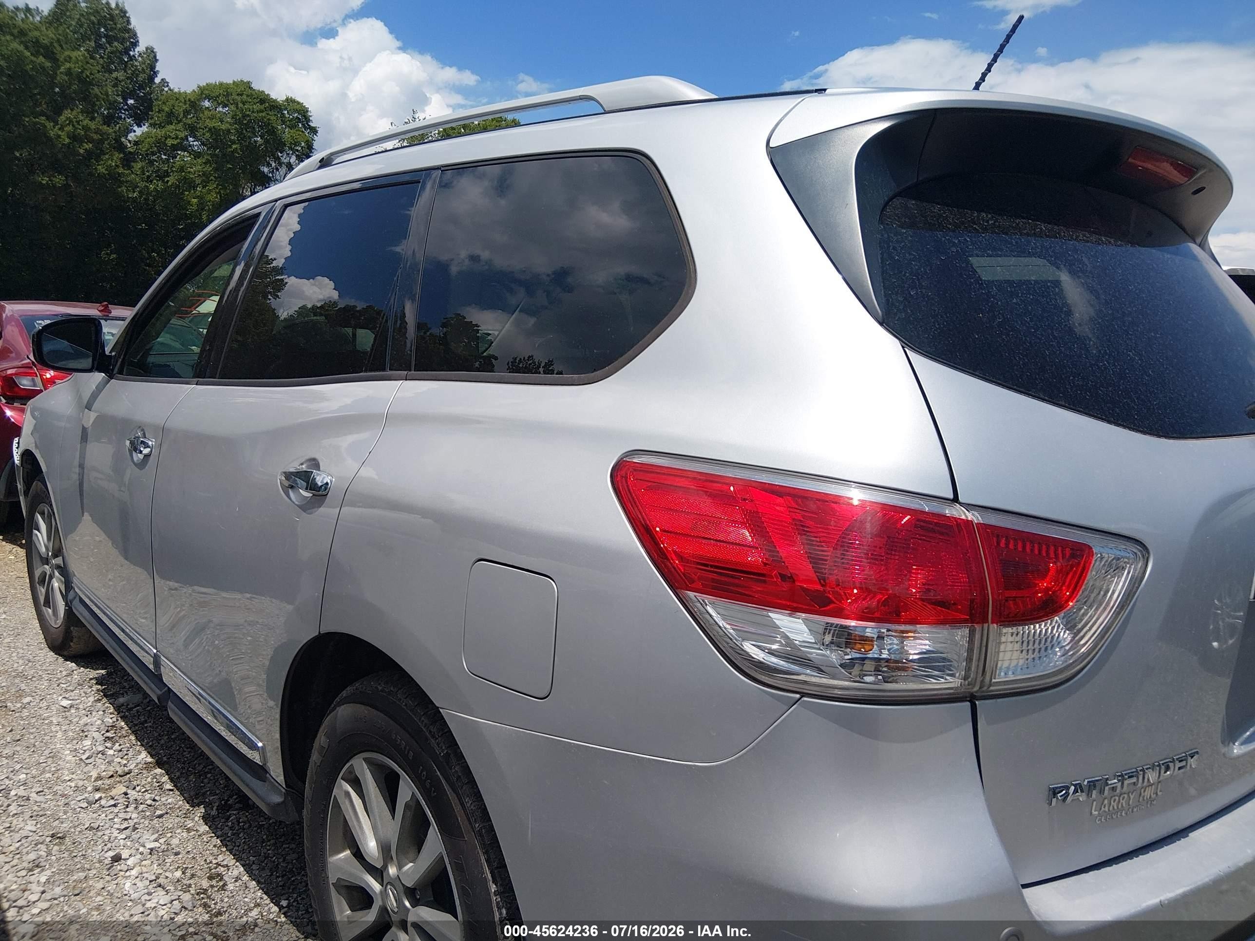 2014 Nissan Pathfinder Sl Серебряный vin: 5N1AR2MN6EC673128