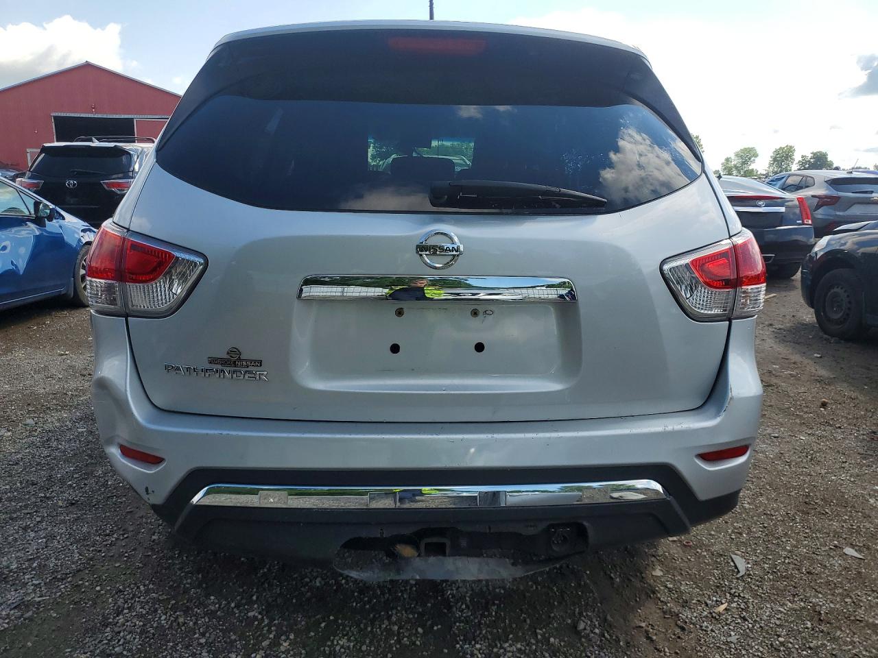 2014 Nissan Pathfinder S Silver vin: 5N1AR2MN6EC720111