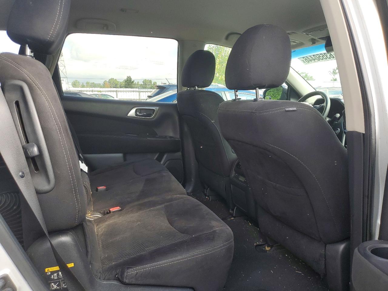 2014 Nissan Pathfinder S Silver vin: 5N1AR2MN6EC720111
