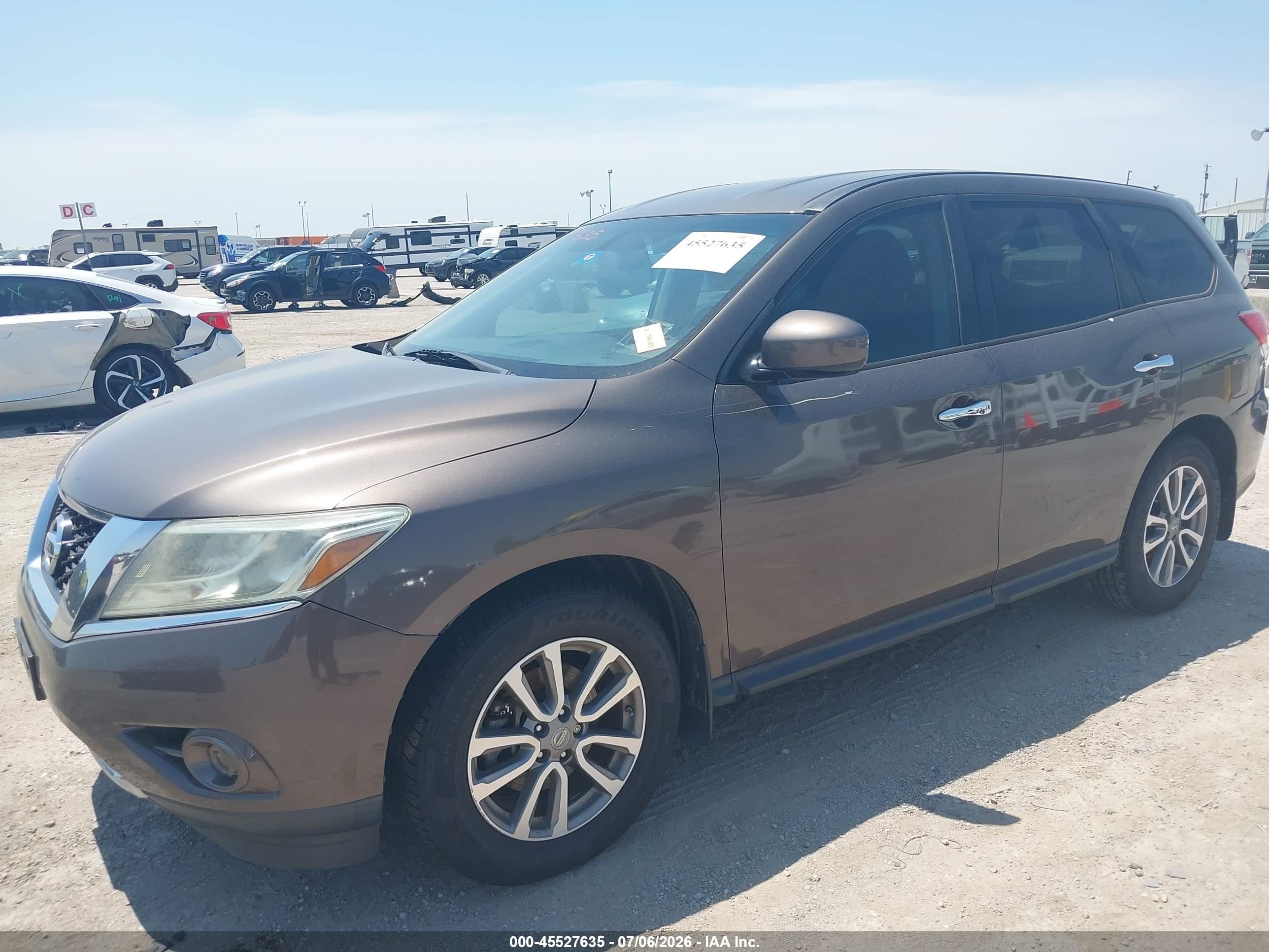 2015 Nissan Pathfinder S Brown vin: 5N1AR2MN6FC606305