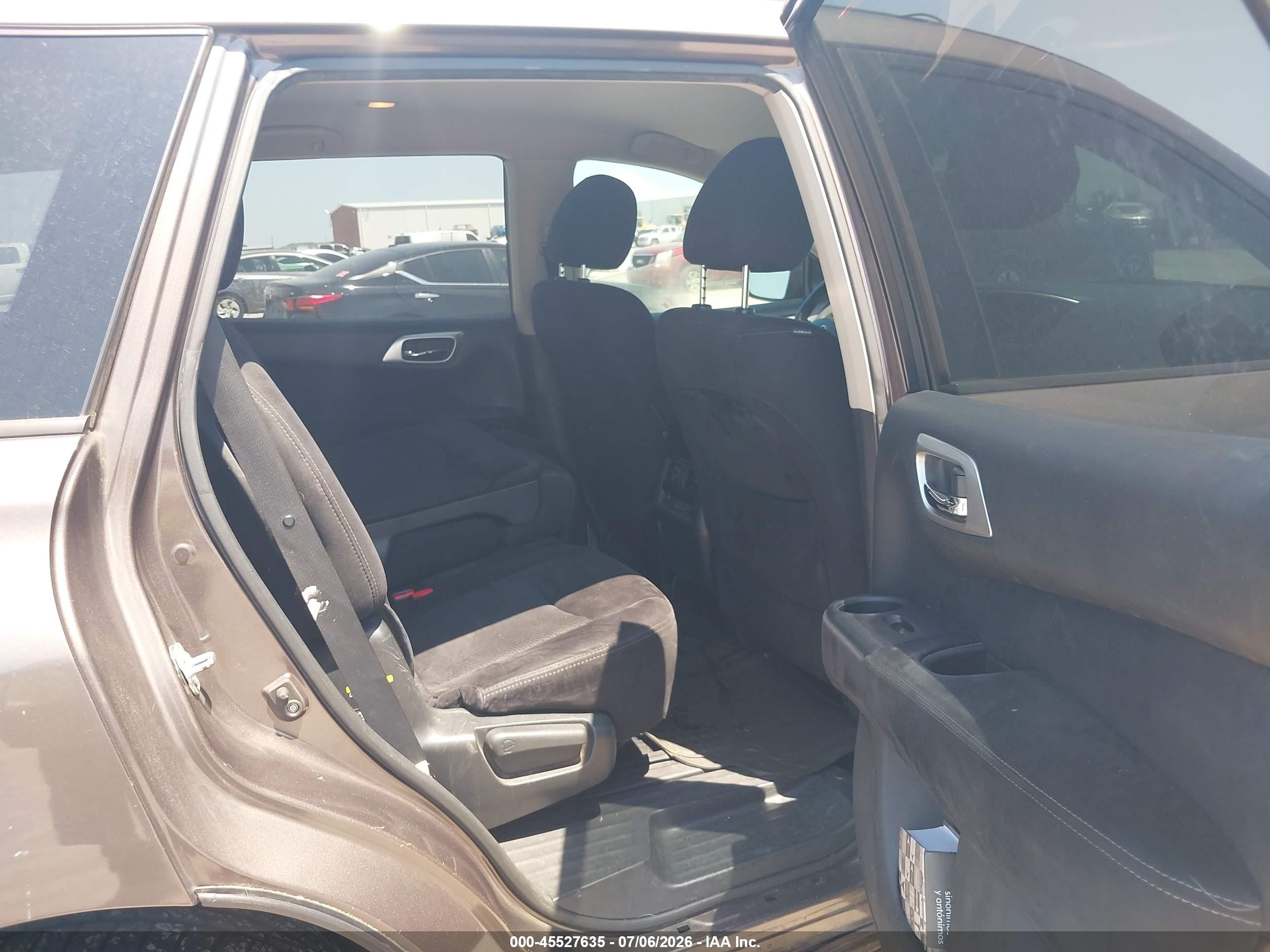2015 Nissan Pathfinder S Brown vin: 5N1AR2MN6FC606305