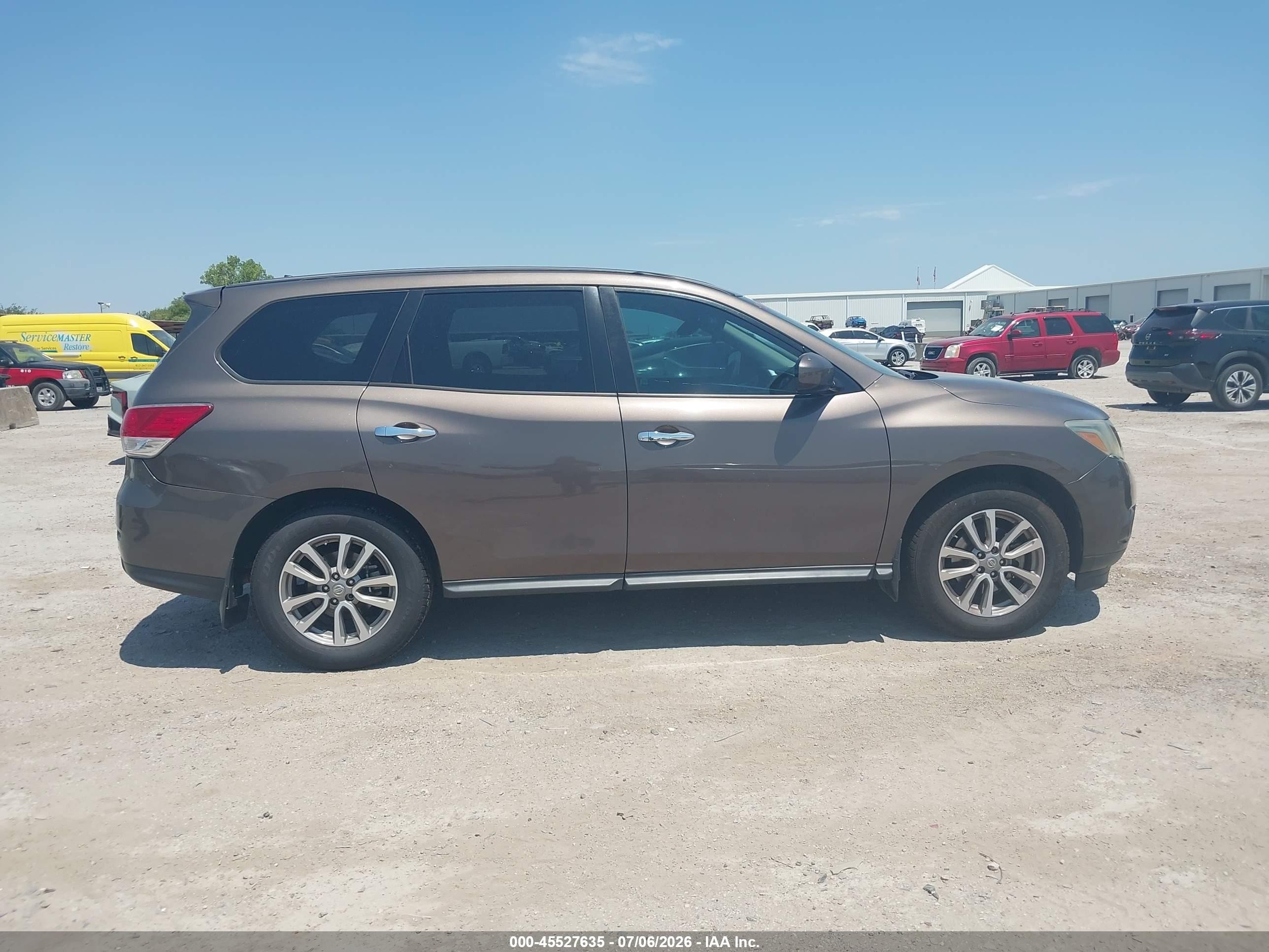 2015 Nissan Pathfinder S Brown vin: 5N1AR2MN6FC606305
