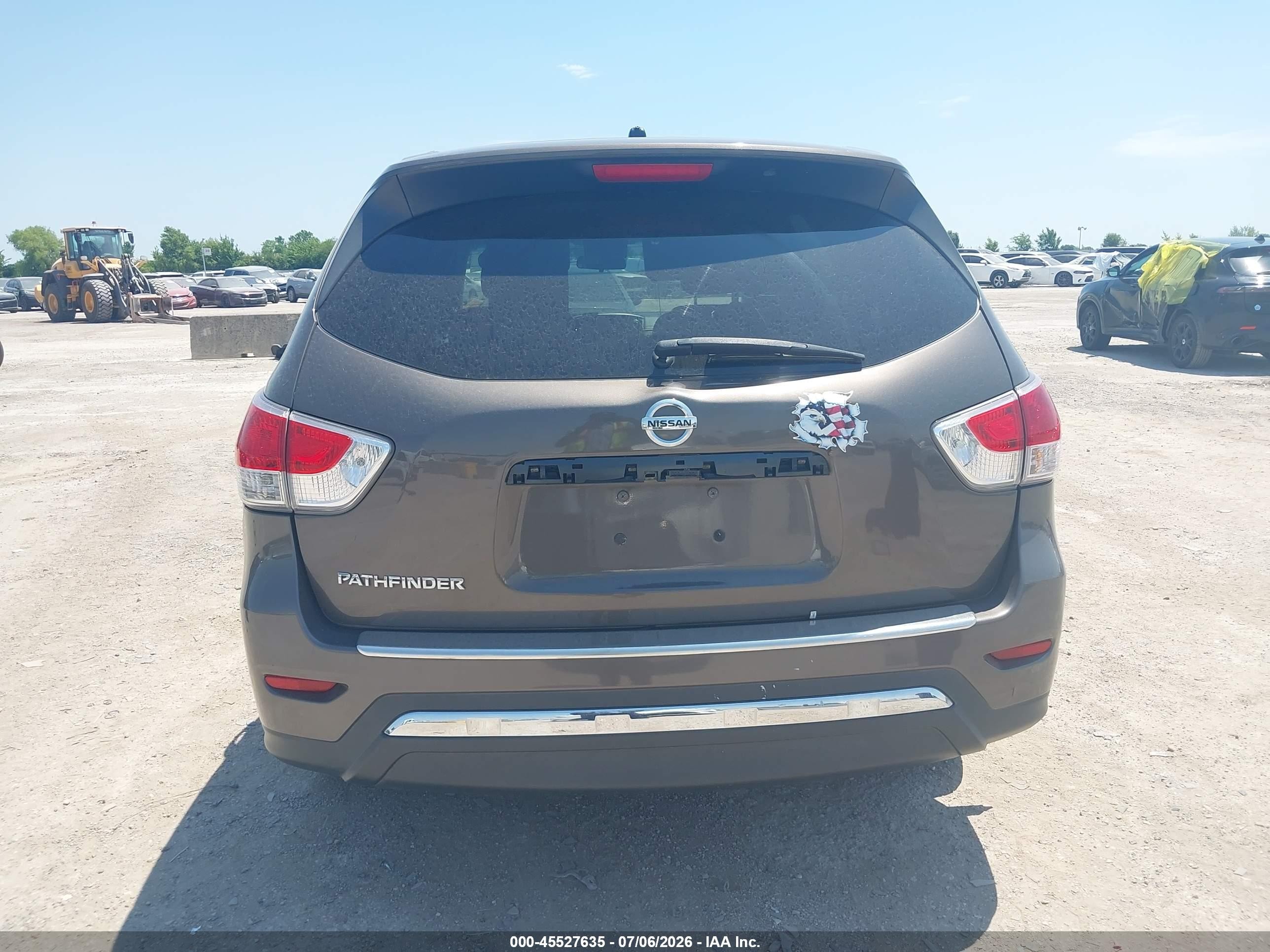 2015 Nissan Pathfinder S Brown vin: 5N1AR2MN6FC606305