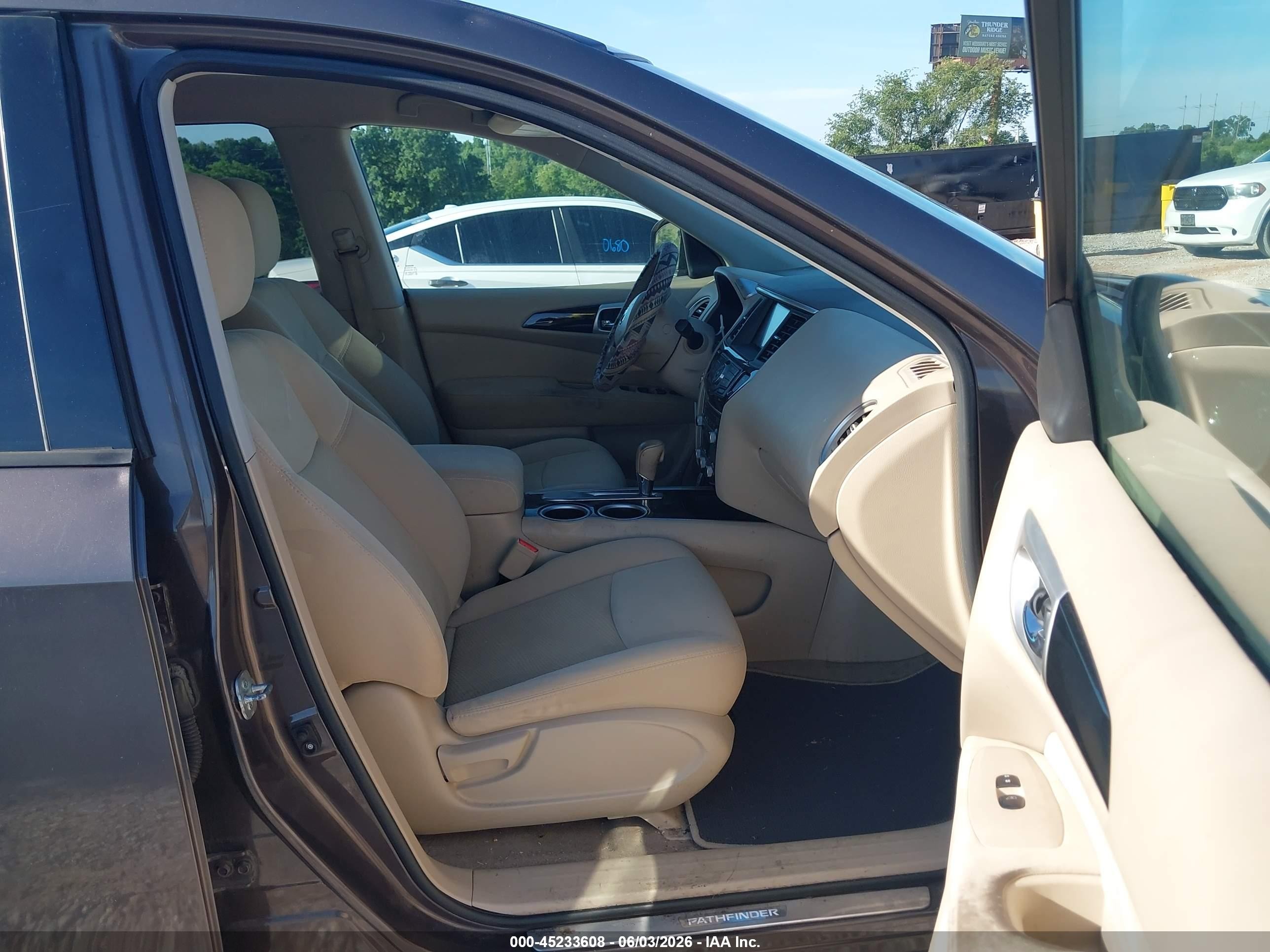 2015 Nissan Pathfinder Sv Brown vin: 5N1AR2MN6FC615148