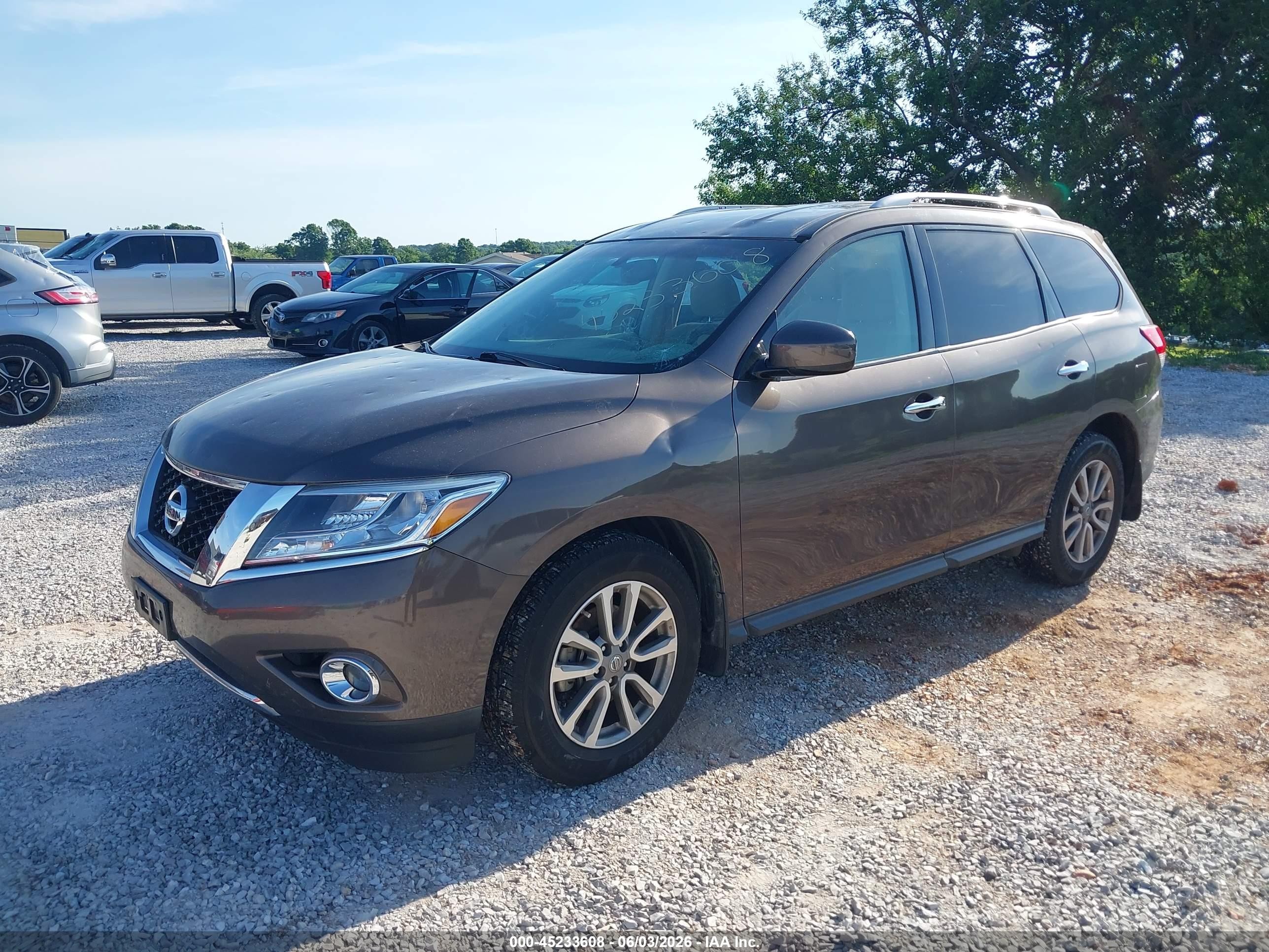 2015 Nissan Pathfinder Sv Brown vin: 5N1AR2MN6FC615148