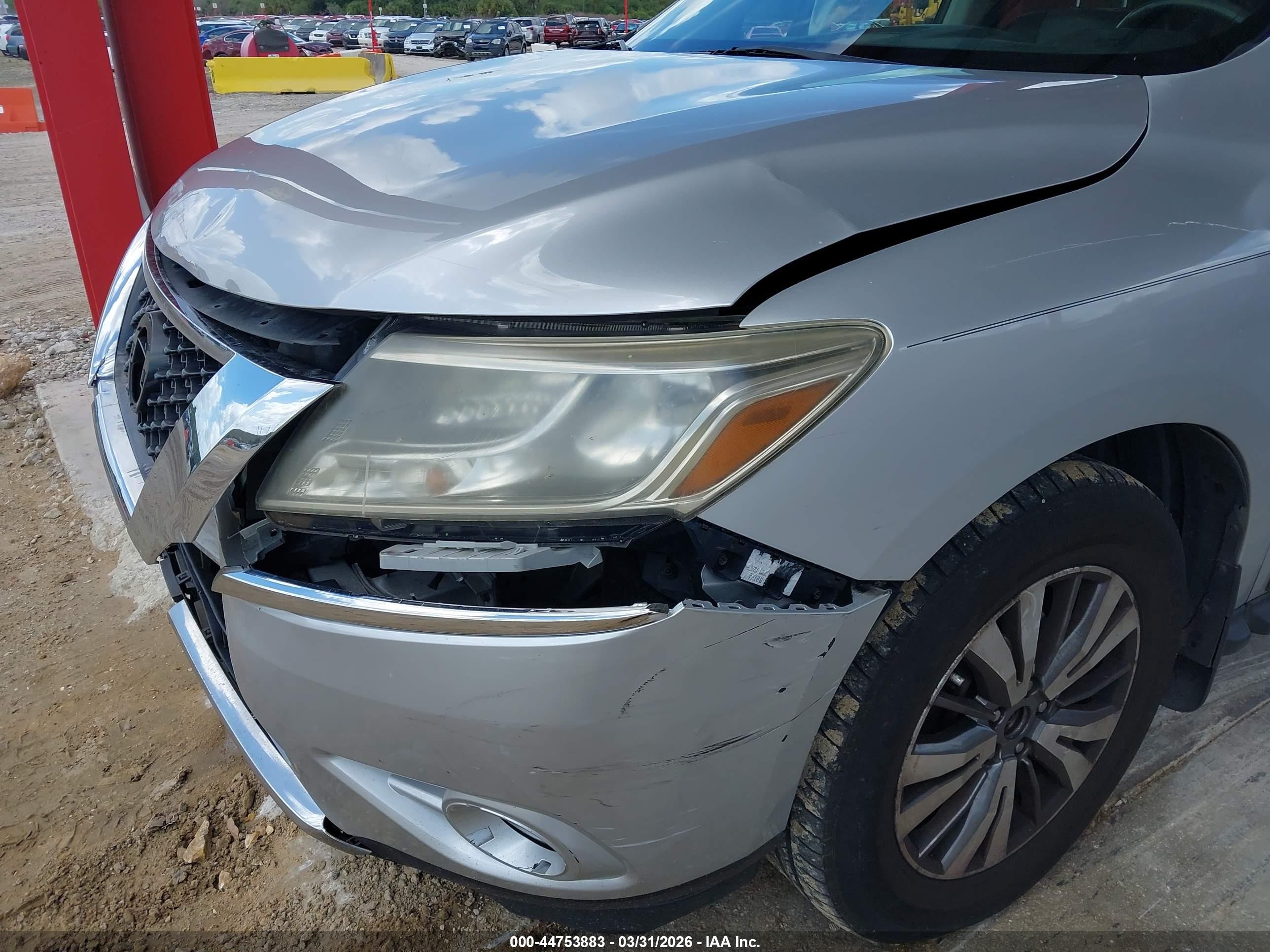 2015 Nissan Pathfinder Sl Silver vin: 5N1AR2MN6FC620415