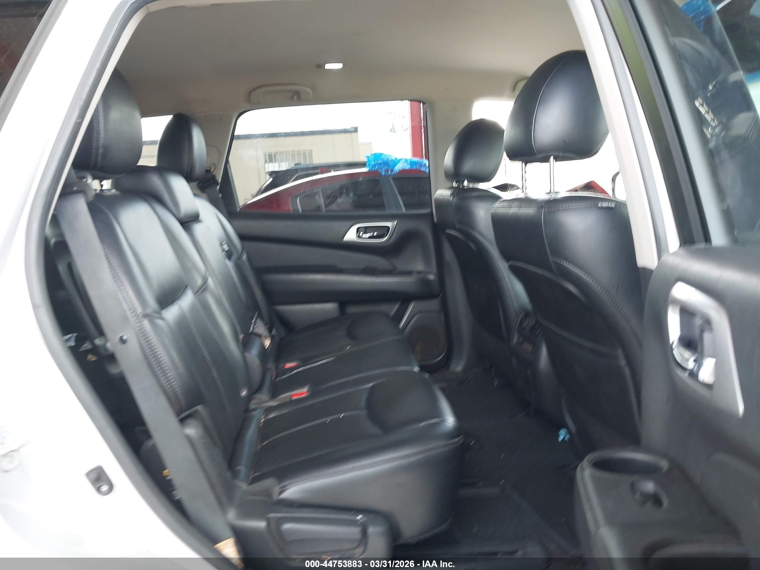 2015 Nissan Pathfinder Sl Silver vin: 5N1AR2MN6FC620415