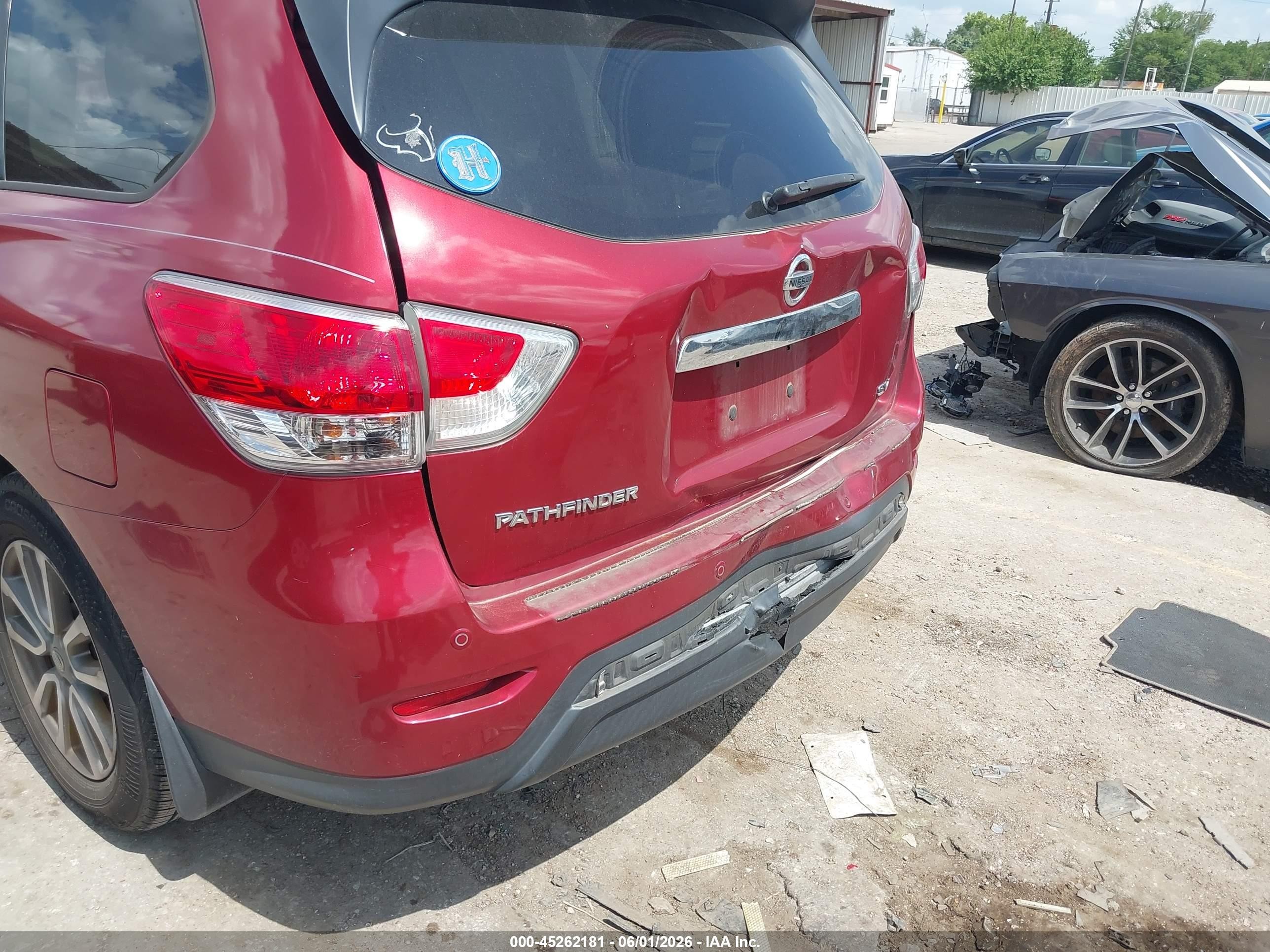 2015 Nissan Pathfinder Sv Red vin: 5N1AR2MN6FC643855
