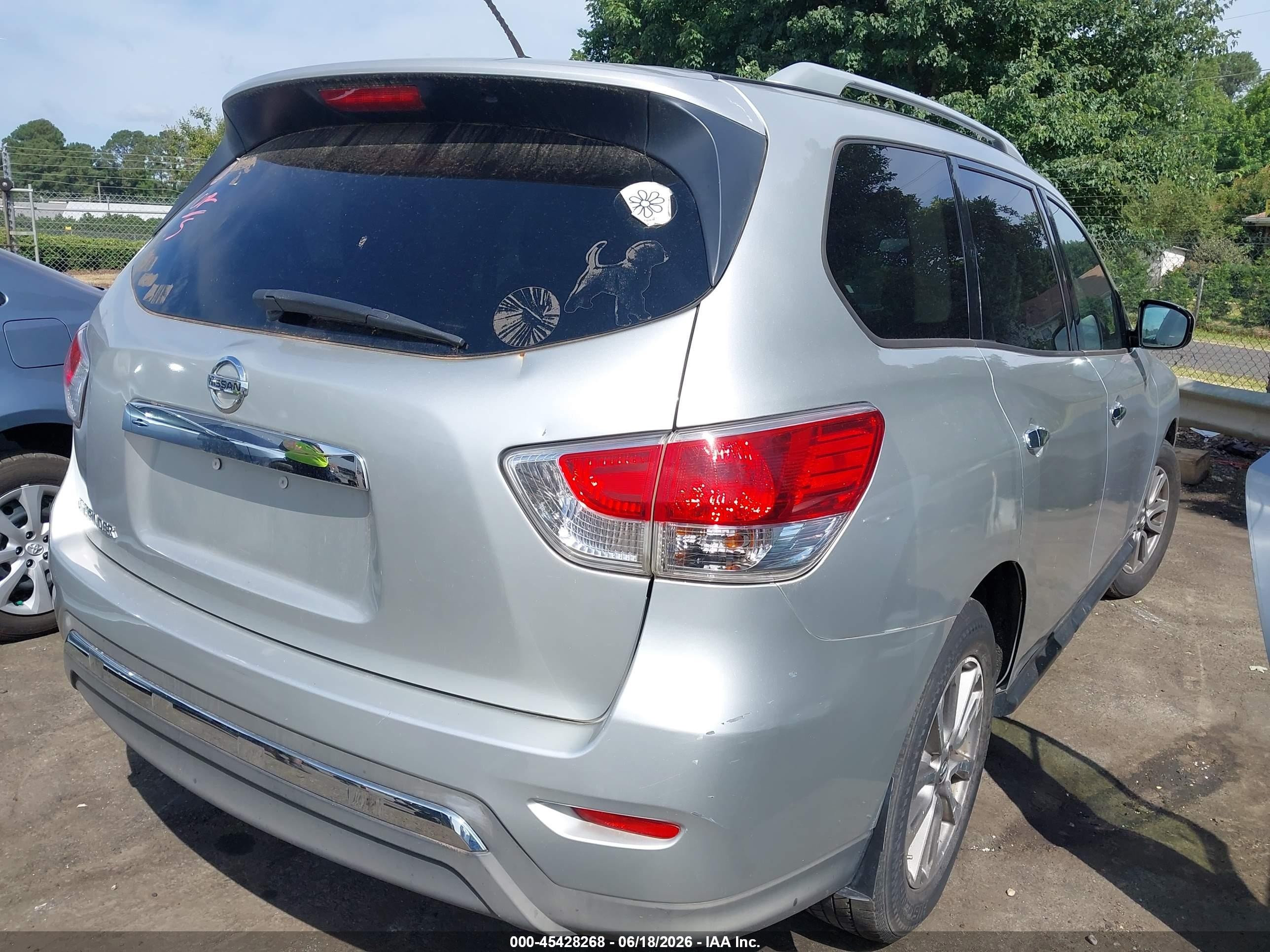 2015 Nissan Pathfinder S Silver vin: 5N1AR2MN6FC651566
