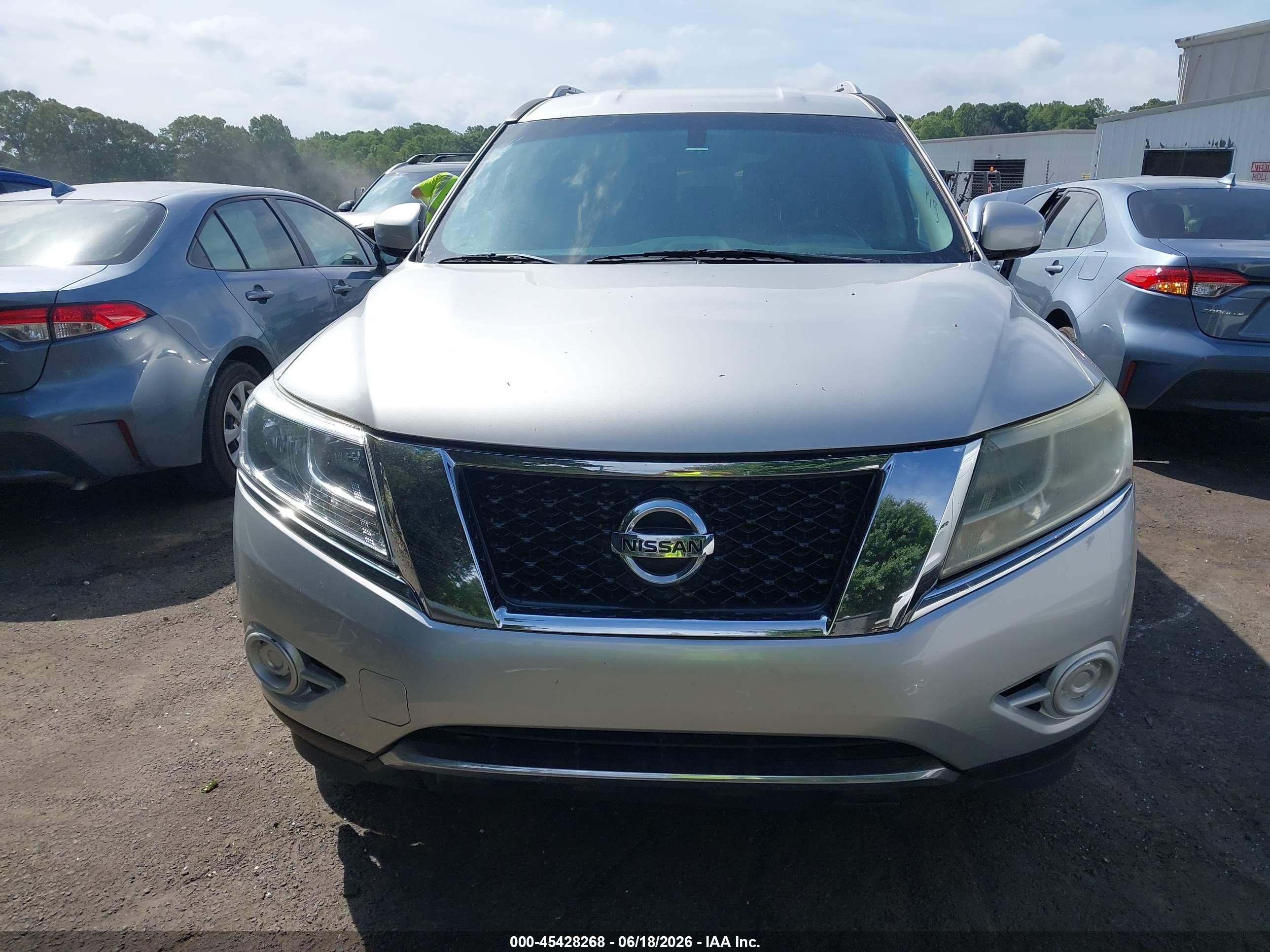 2015 Nissan Pathfinder S Silver vin: 5N1AR2MN6FC651566