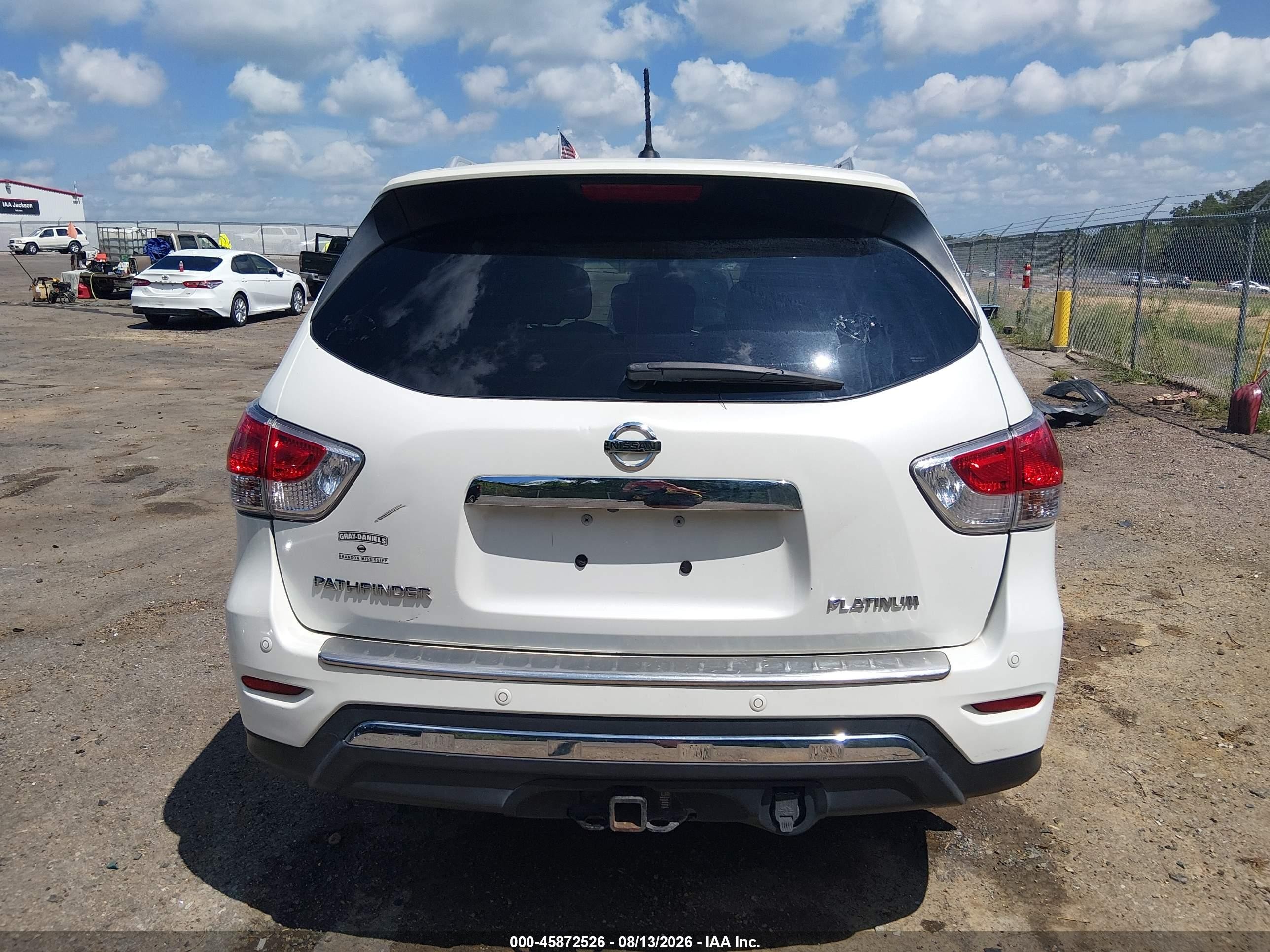 2015 Nissan Pathfinder Platinum White vin: 5N1AR2MN6FC656847
