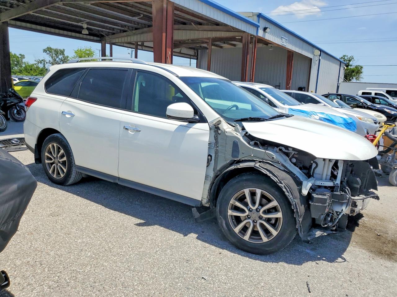 2015 Nissan Pathfinder S White vin: 5N1AR2MN6FC681120