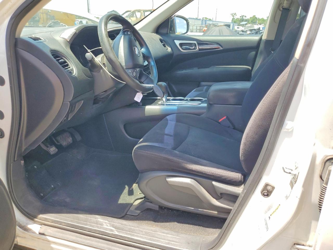 2015 Nissan Pathfinder S White vin: 5N1AR2MN6FC681120