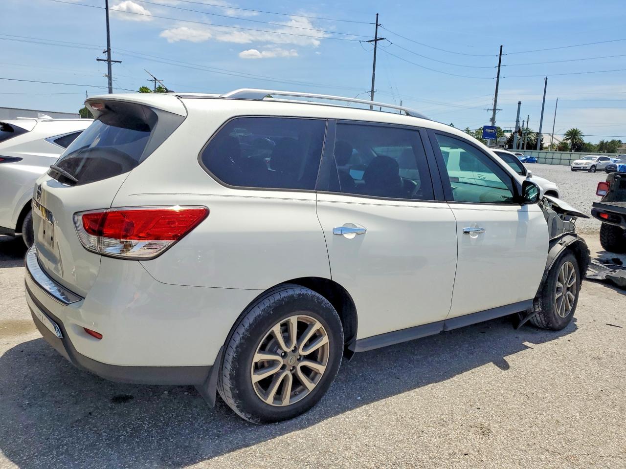 2015 Nissan Pathfinder S White vin: 5N1AR2MN6FC681120